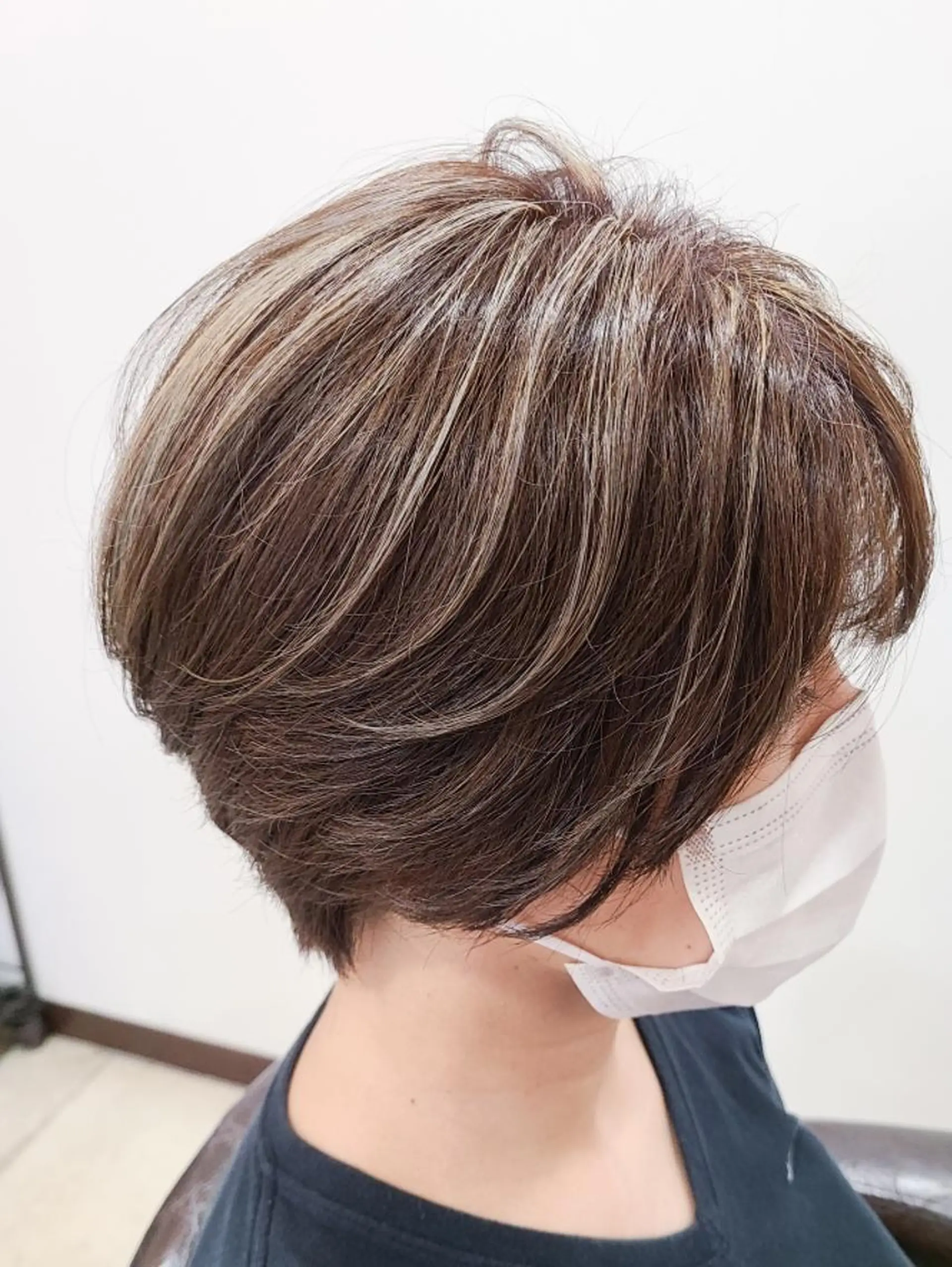 ショート カラー ブリーチ、デザイン  カラー福士直矢のヘアスタイル