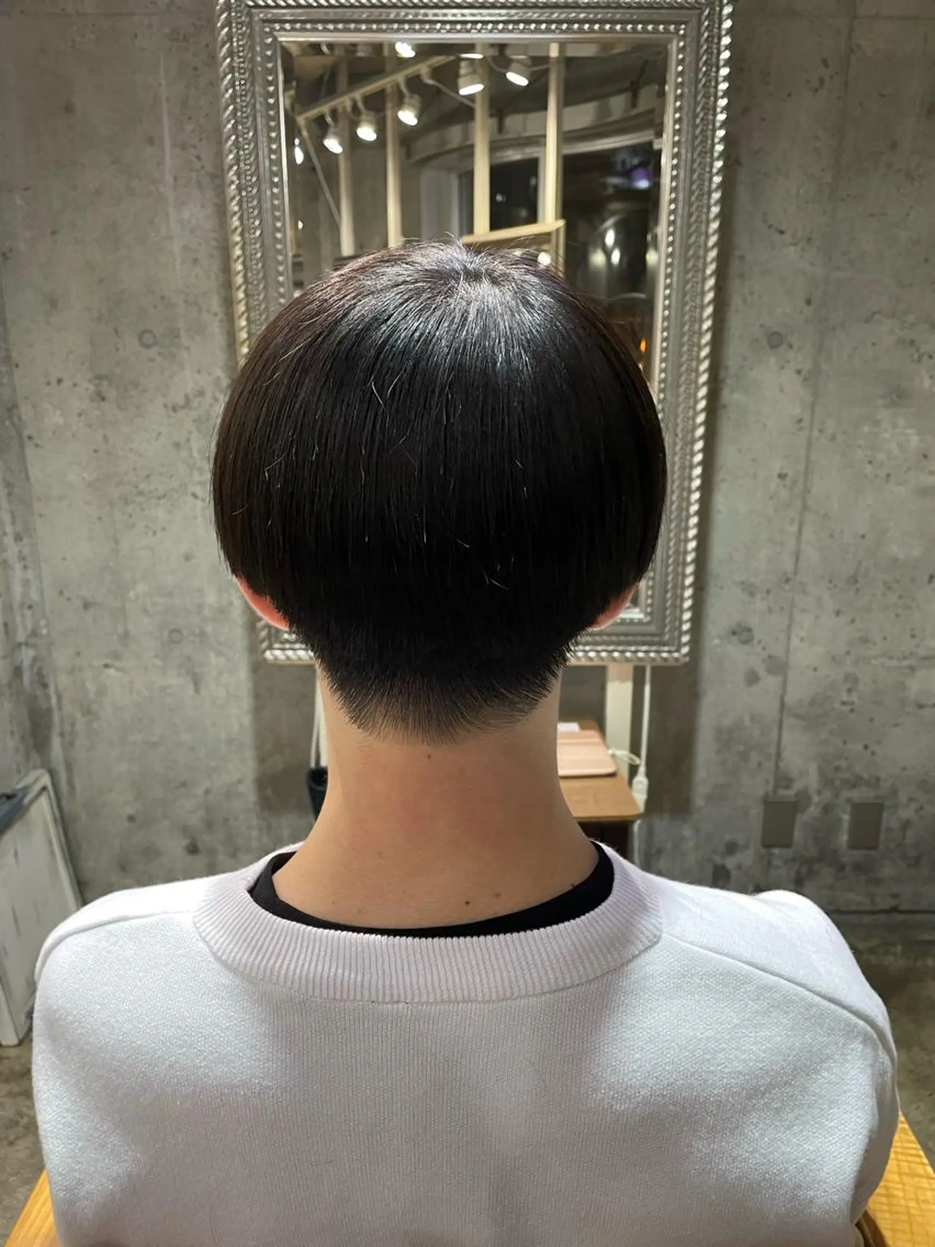 ショート yelm所属・🫒オリーブカラー ミディアムレイヤー✨のヘアスタイル