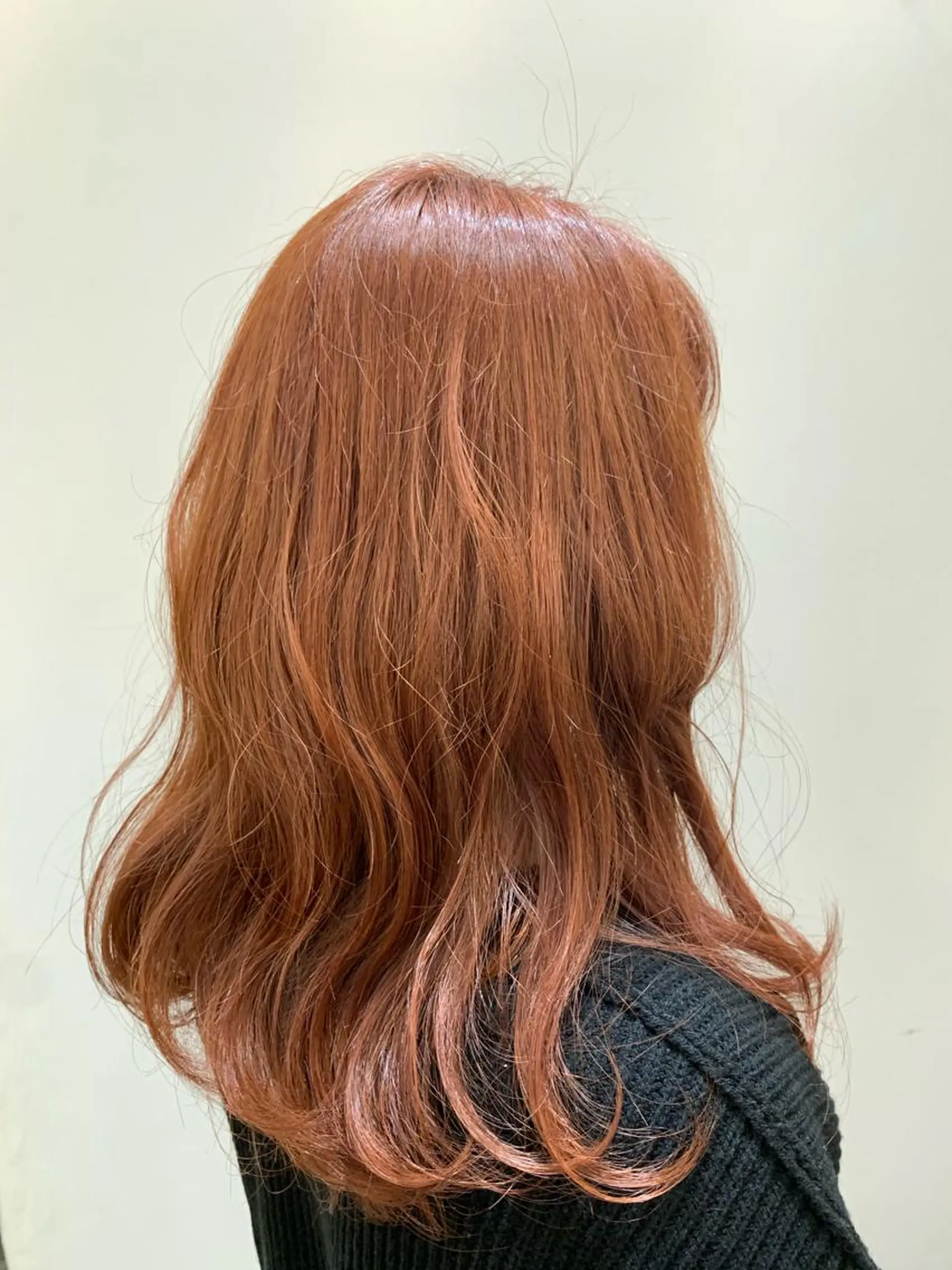 セミロング カラー ブラウンカラー オレンジ オレンジブラウン 塩谷 雪花のヘアスタイル