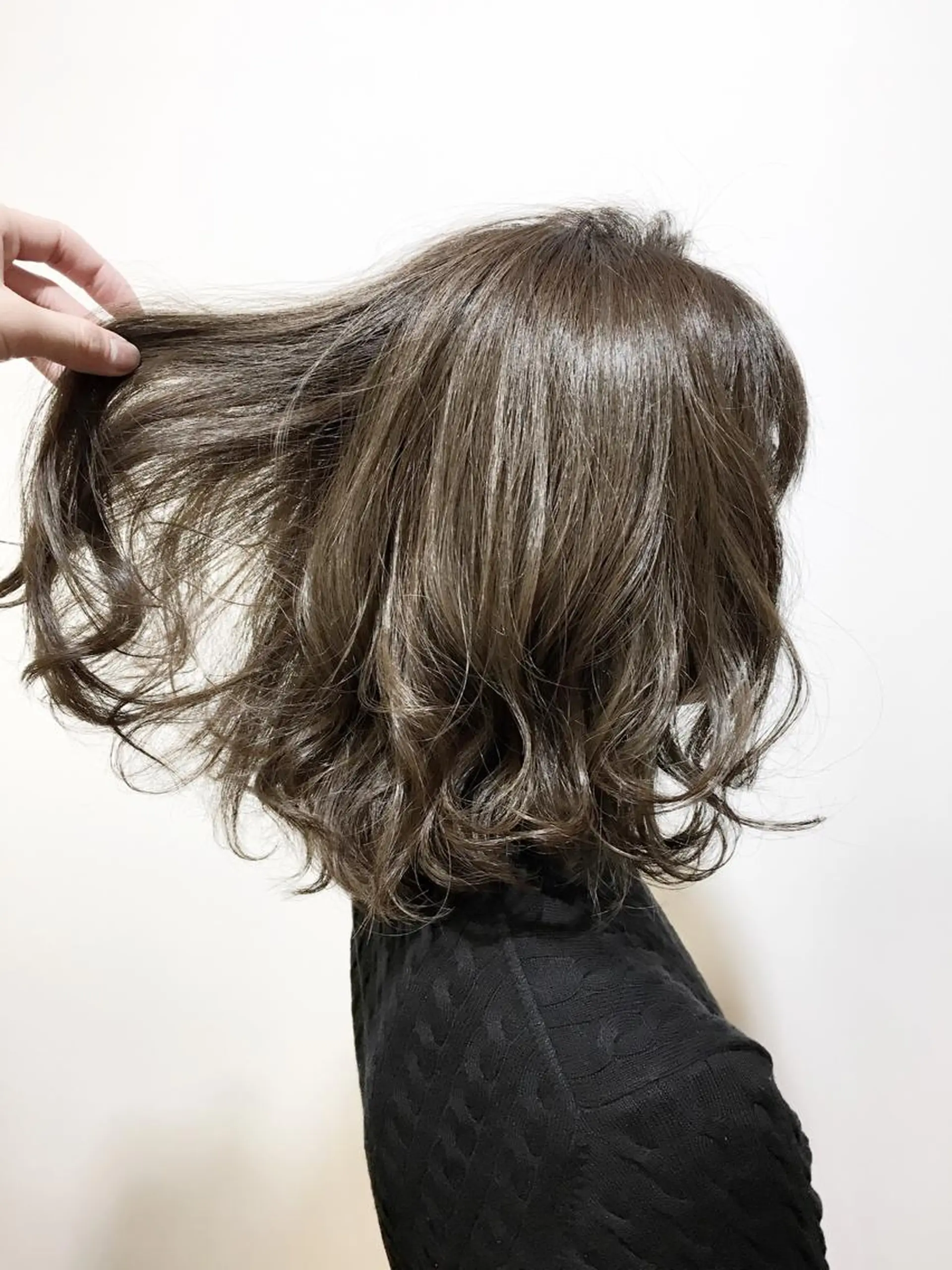 ミディアム カラー ブリーチ 透明感カラー グレージュ イルミナカラー ブリーチなしカラー 海外風レイヤーカット 👑店長　平松　由のヘアスタイル