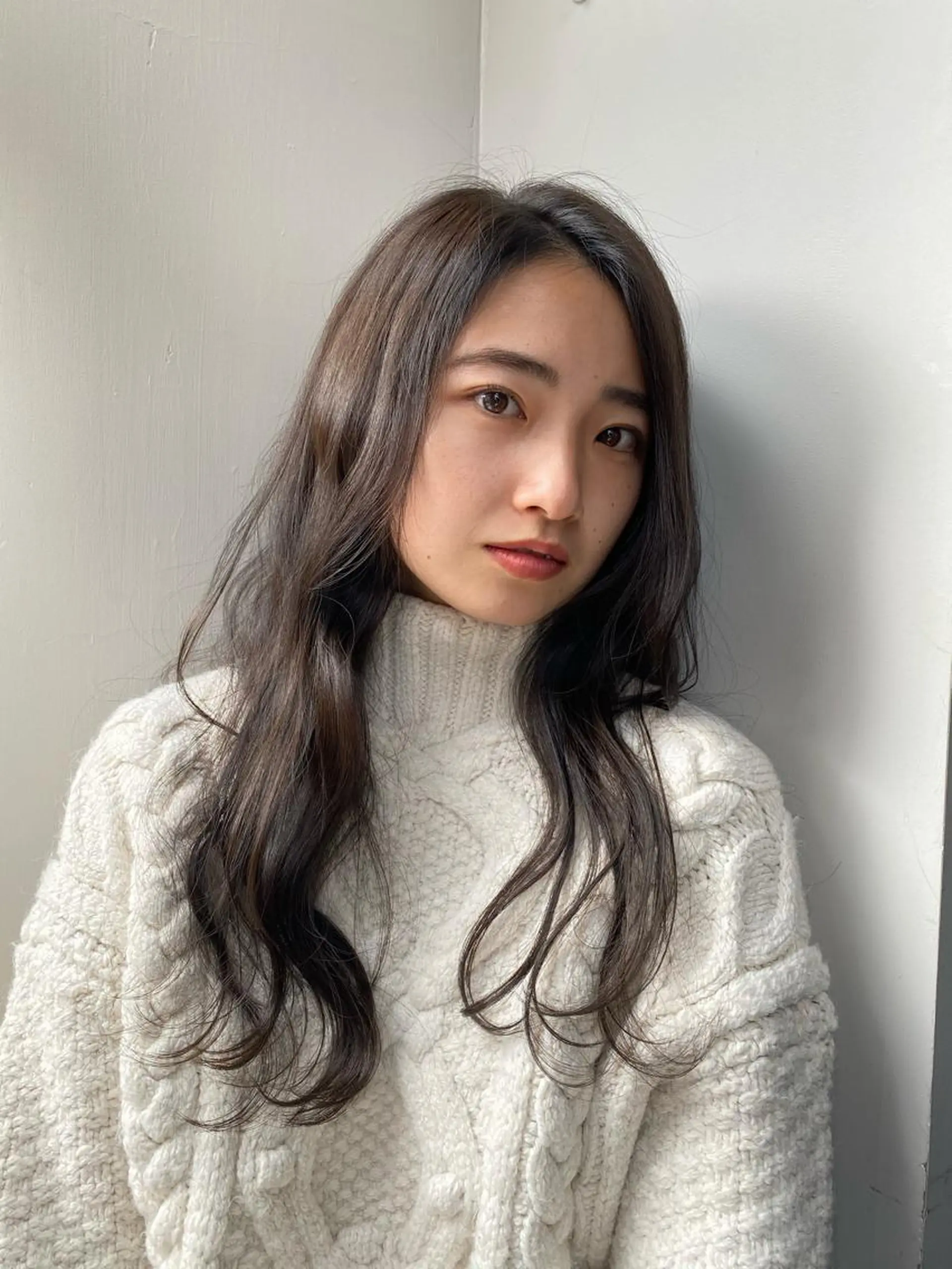 ロング アッシュ アッシュグレー 谷野 祥真のヘアスタイル