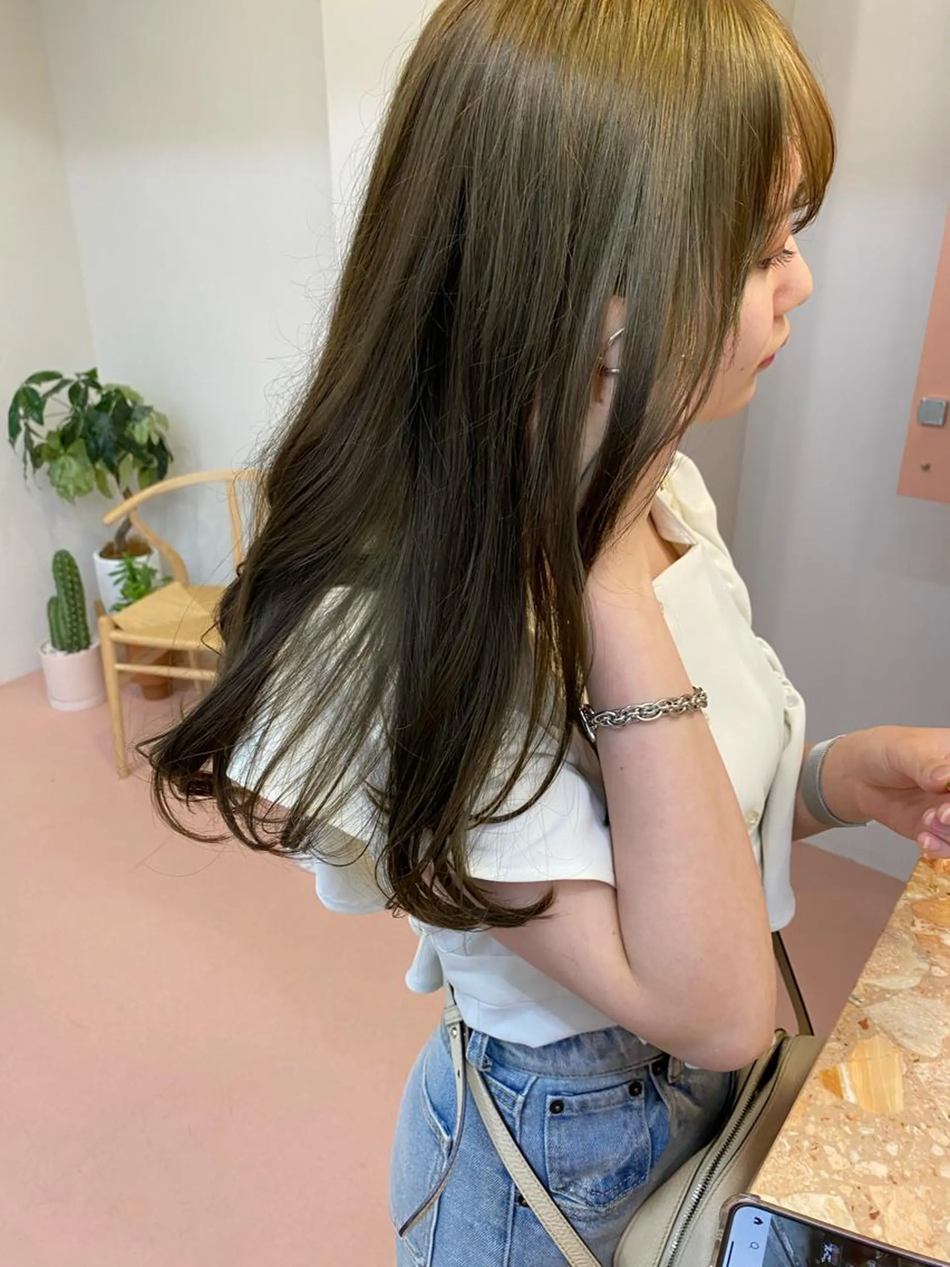 ロング カラー ベージュカラー ミント オリーブベージュ トリートメント akim kaminoke所属・矢場町 🌟yopiのヘアスタイル