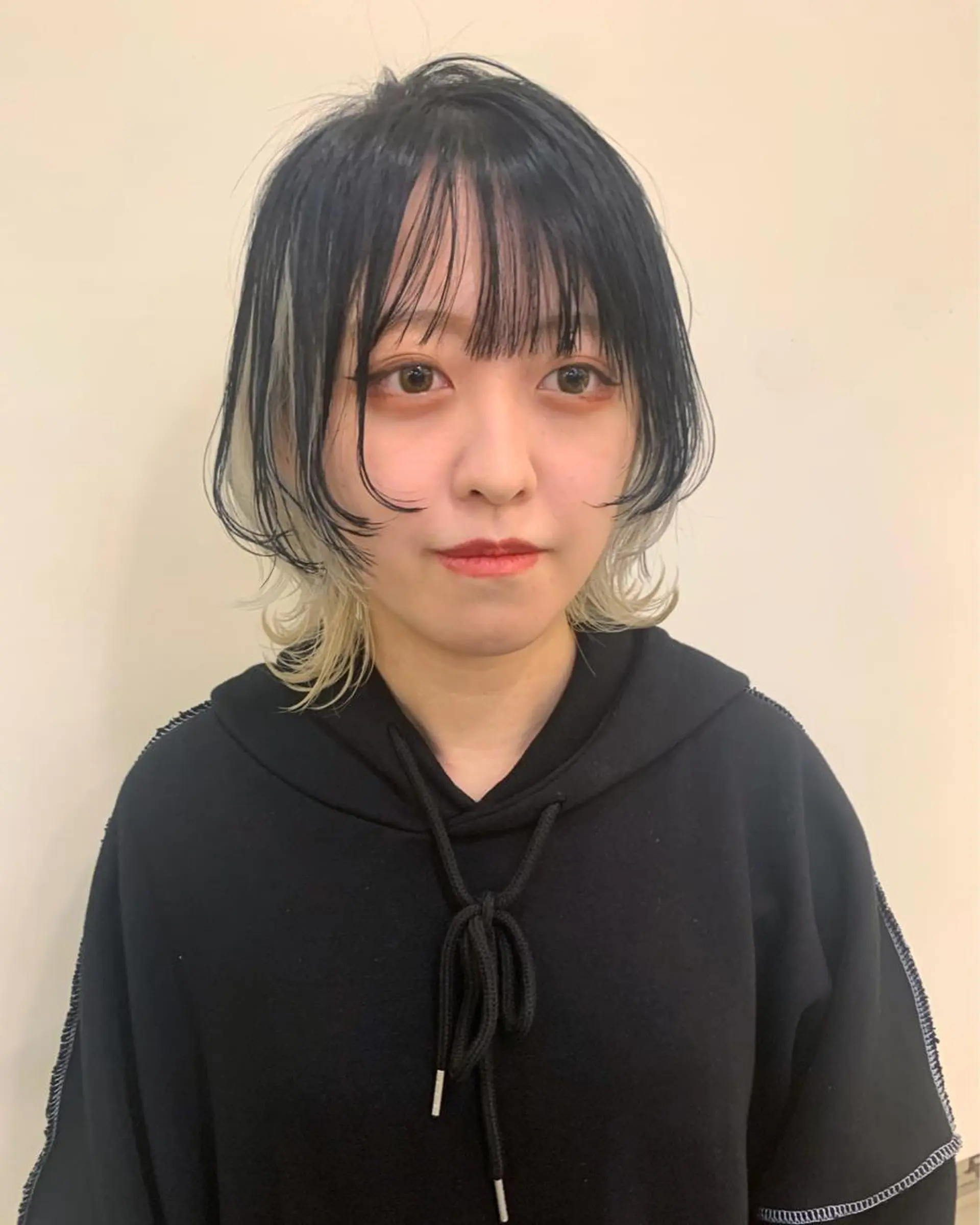 ミディアム ヘアカラー トリートメント ブリーチ/ウルフ ハッシュカット/石山のヘアスタイル