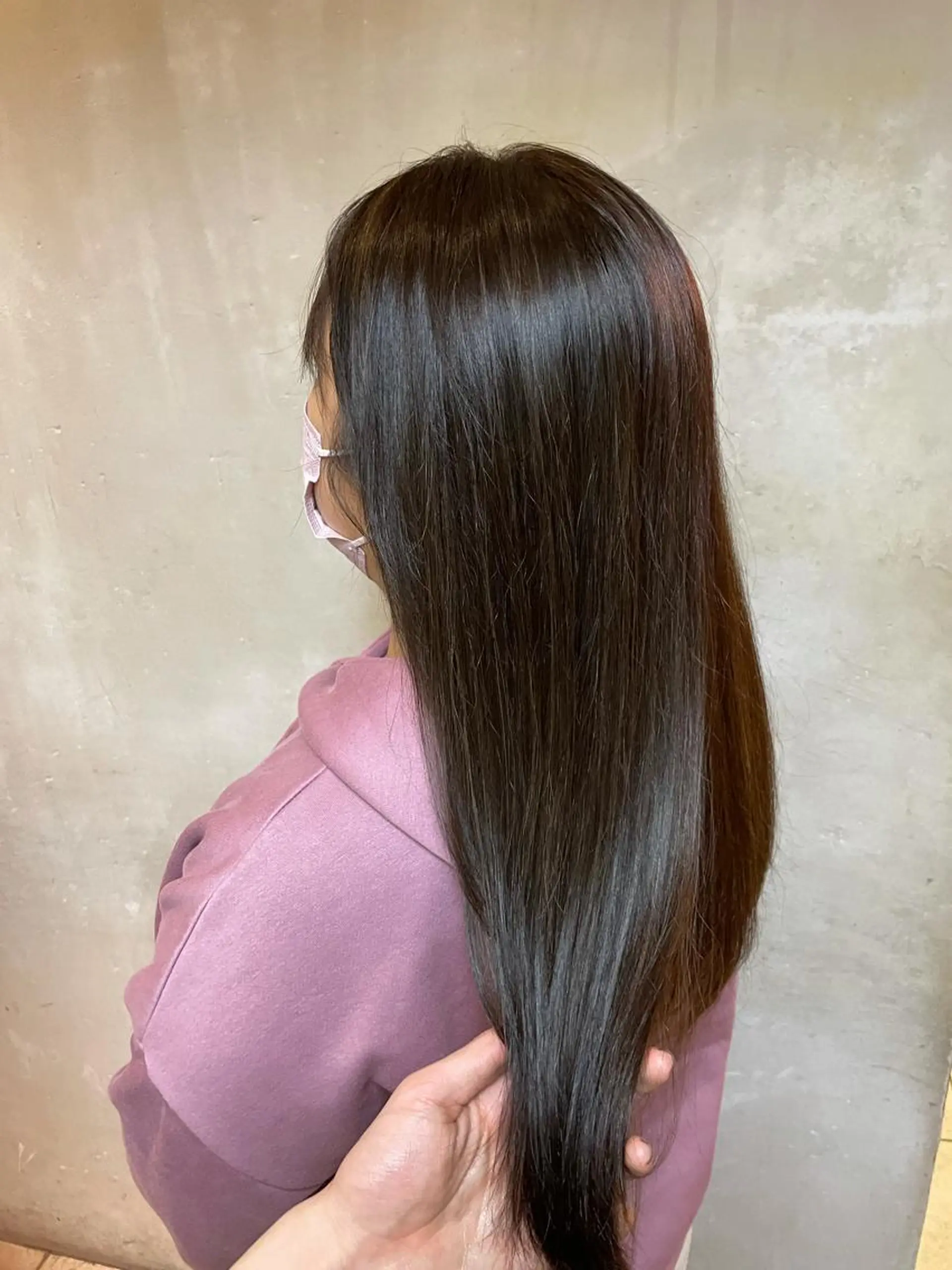 ロング ハイライト 前平 友慈のヘアスタイル