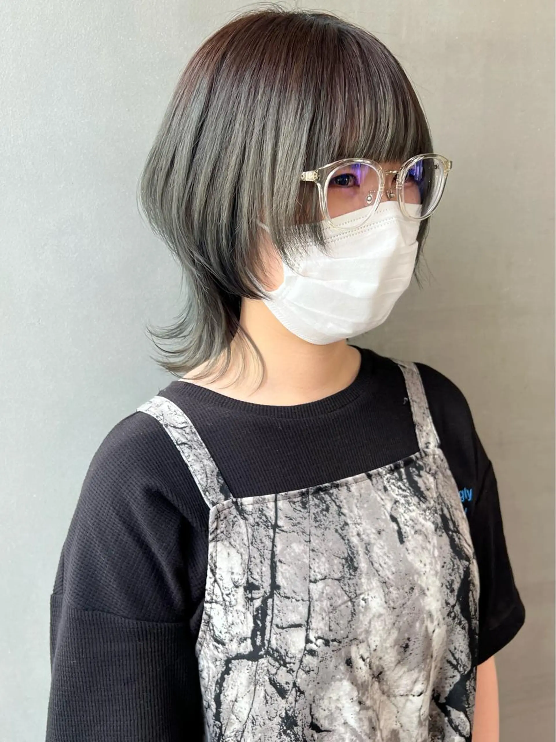 ショート カラー パーマ ヘアアレンジ メンズ キッズ ネイル マツエク・マツパ アイブロウ メンズブリーチ メンズウルフカット ブリーチ オリーブグレー ウルフカット SALOWIN梅田茶屋町店所属・ウルフレイヤーカット /チヒロのヘアスタイル