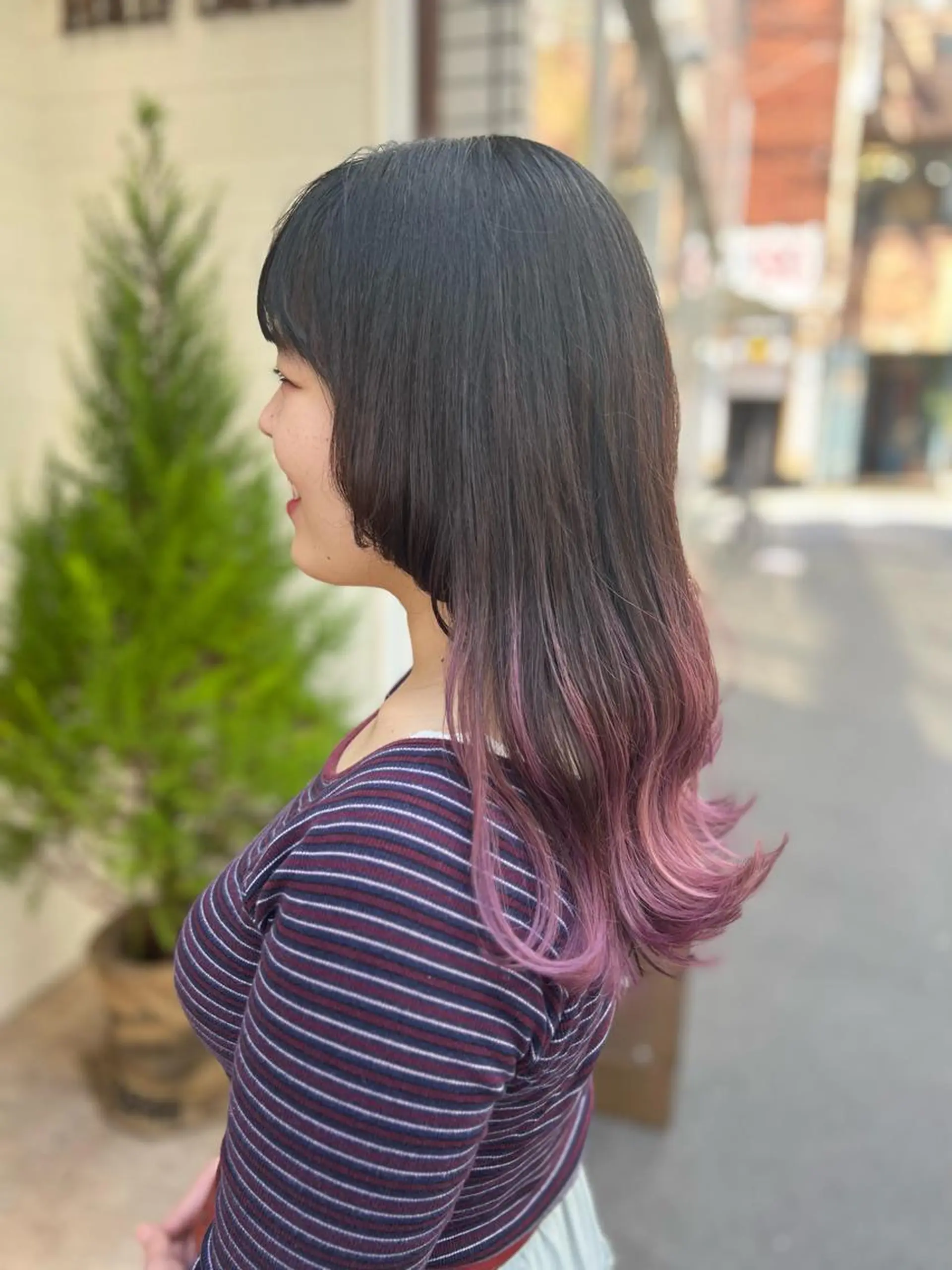セミロング カラー グラデーションカラー パープルカラー ウルフカット 🍇おぐら めぐみ🍇のヘアスタイル