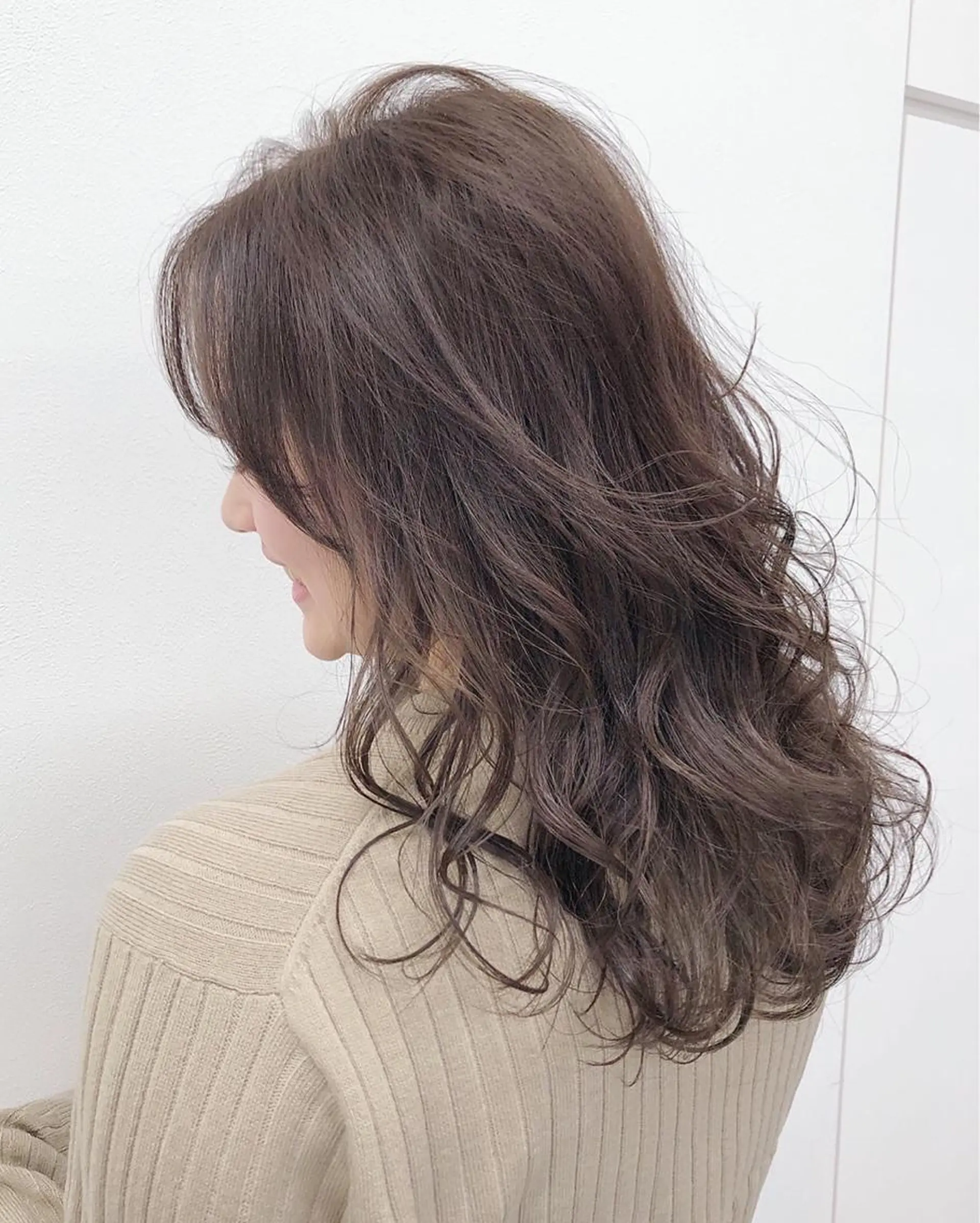ミディアム カラー ベージュカラー ブリーチ カット ヘアカラー トリートメント ヘアセット 柔らかbeige モトキのヘアスタイル