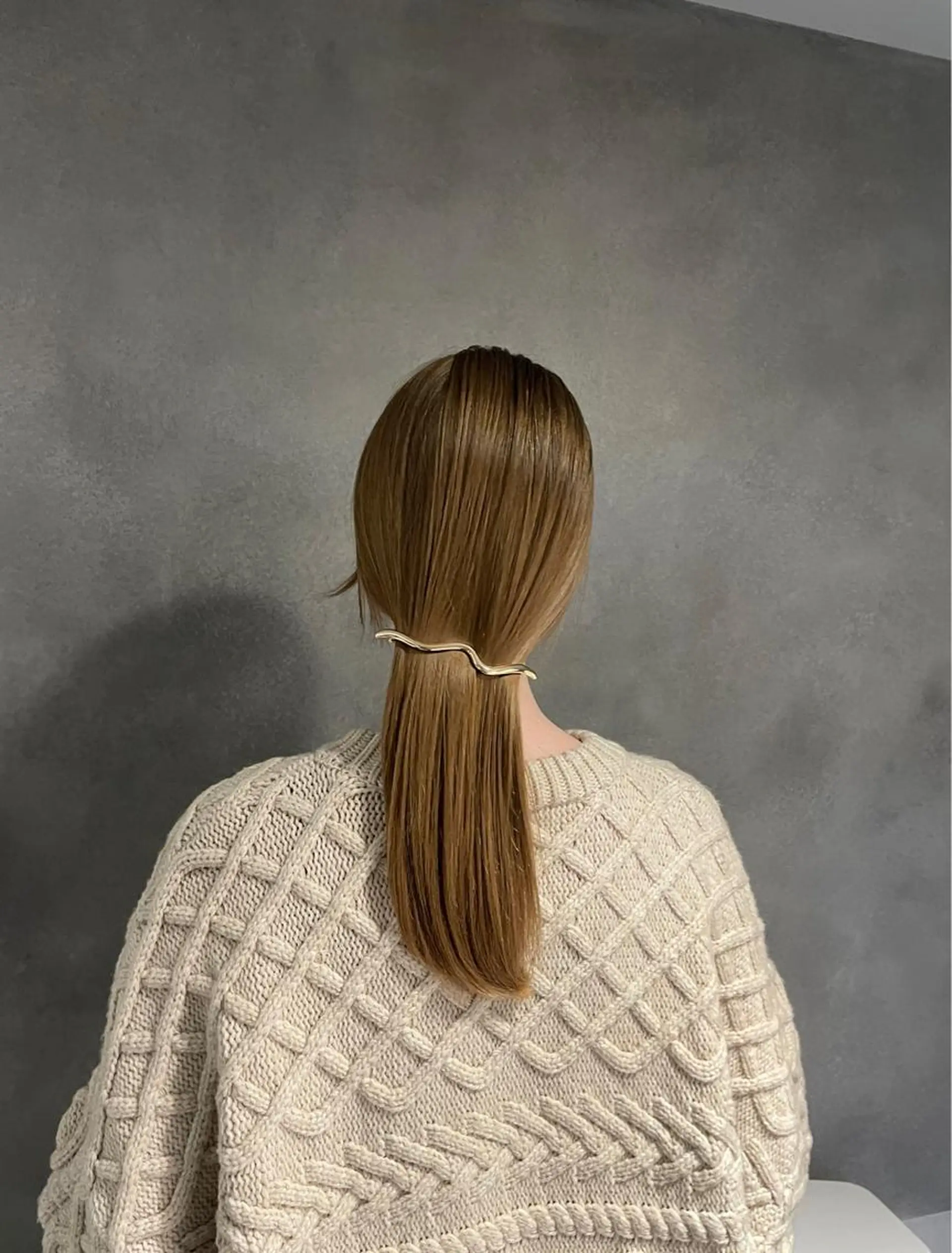 ミディアム 秋元 佳乃のヘアスタイル