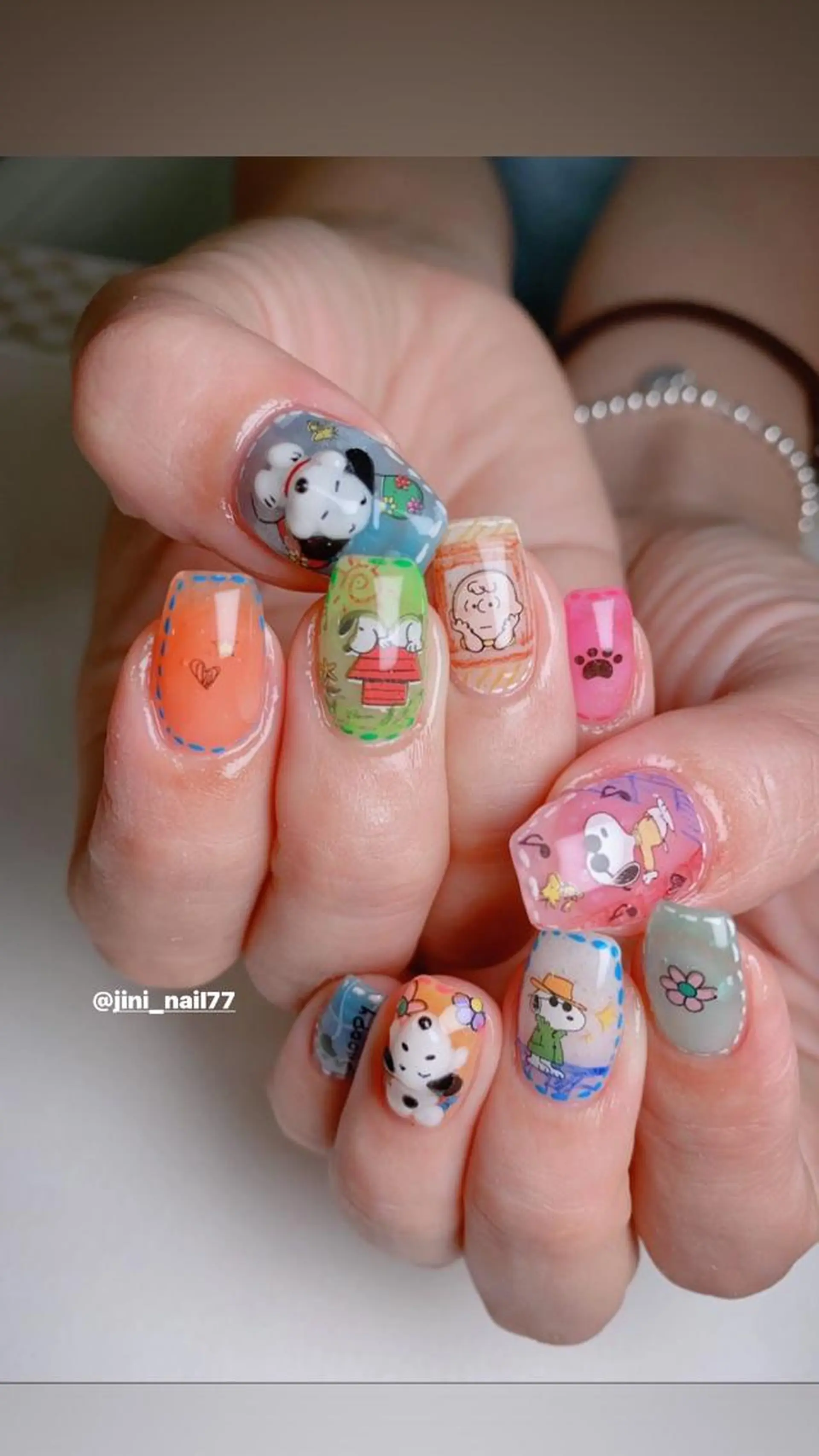 ネイル JINI NAIL所属・ジニ ネイルのネイルデザイン