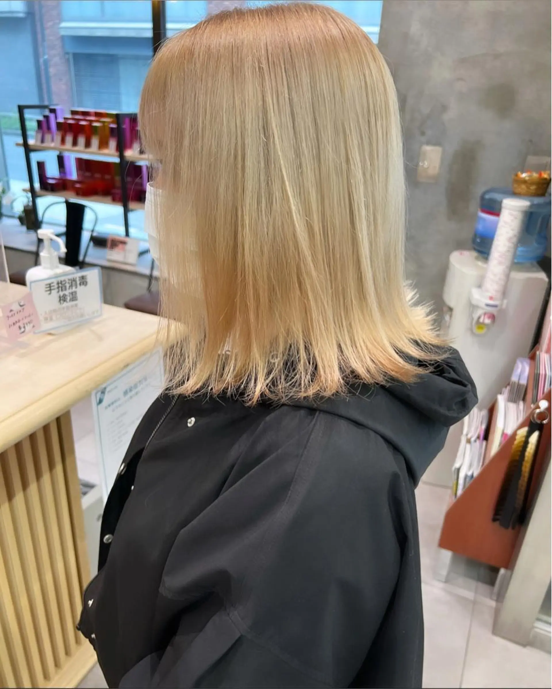 ミディアム カラー パーマ ヘアアレンジ メンズ ブロンド ヘアカラー LUCK本厚木 浦住 貴大のヘアスタイル