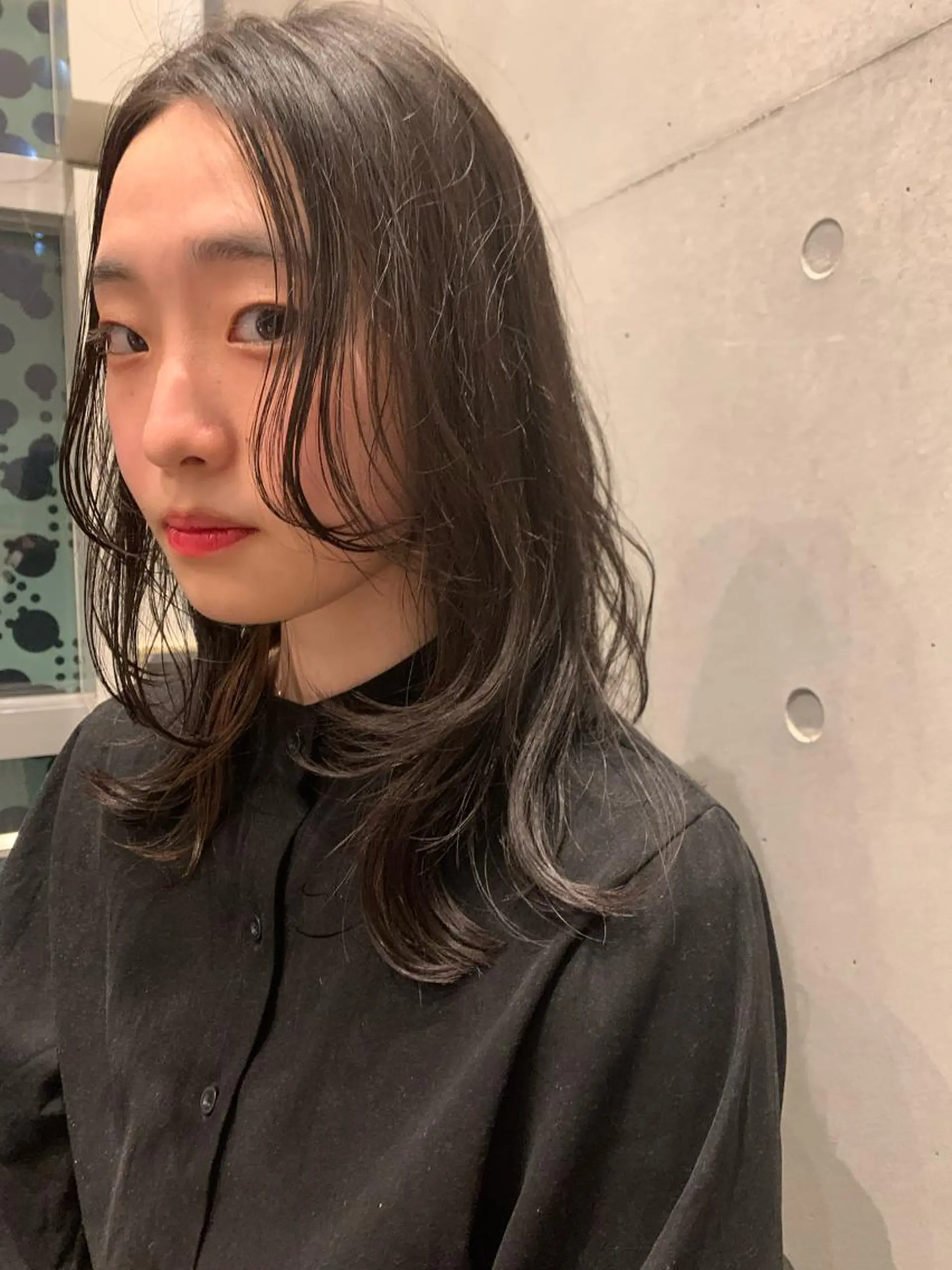 セミロング カット Asti blanche所属・ブリーチなしWカラー /地毛風/小林凪沙のヘアスタイル