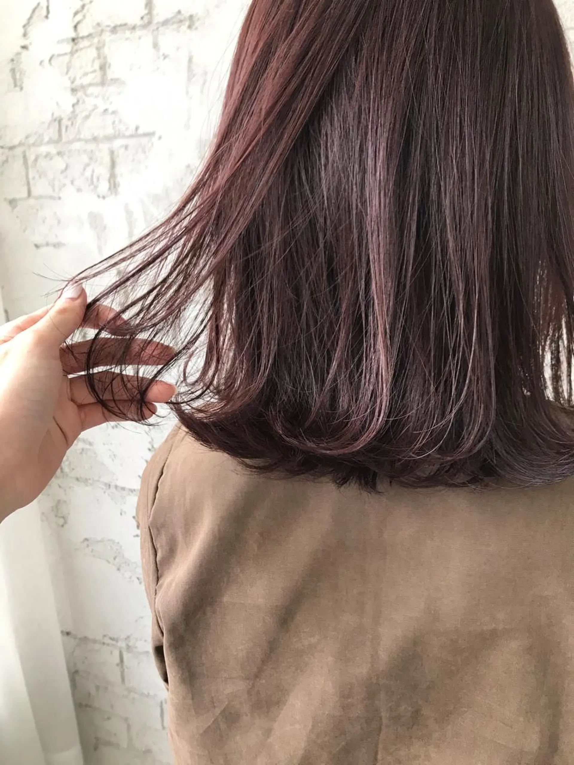 ミディアム カラー オリーブ/アッシュ やわらか透明感カラーのヘアスタイル