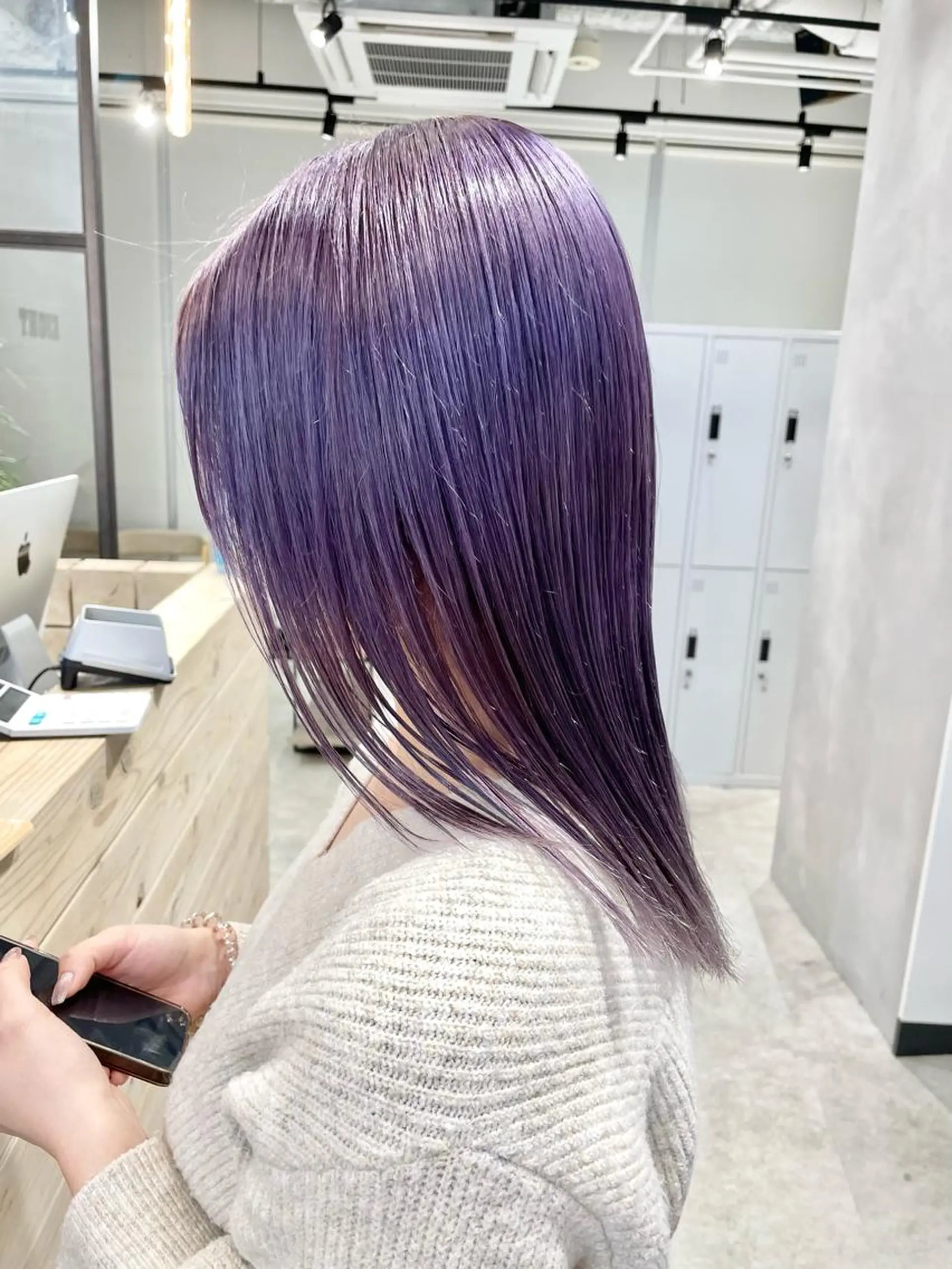 セミロング カラー パープルカラー meme原宿所属・ブロンド・ハイトーン ／遠藤将太のヘアスタイル