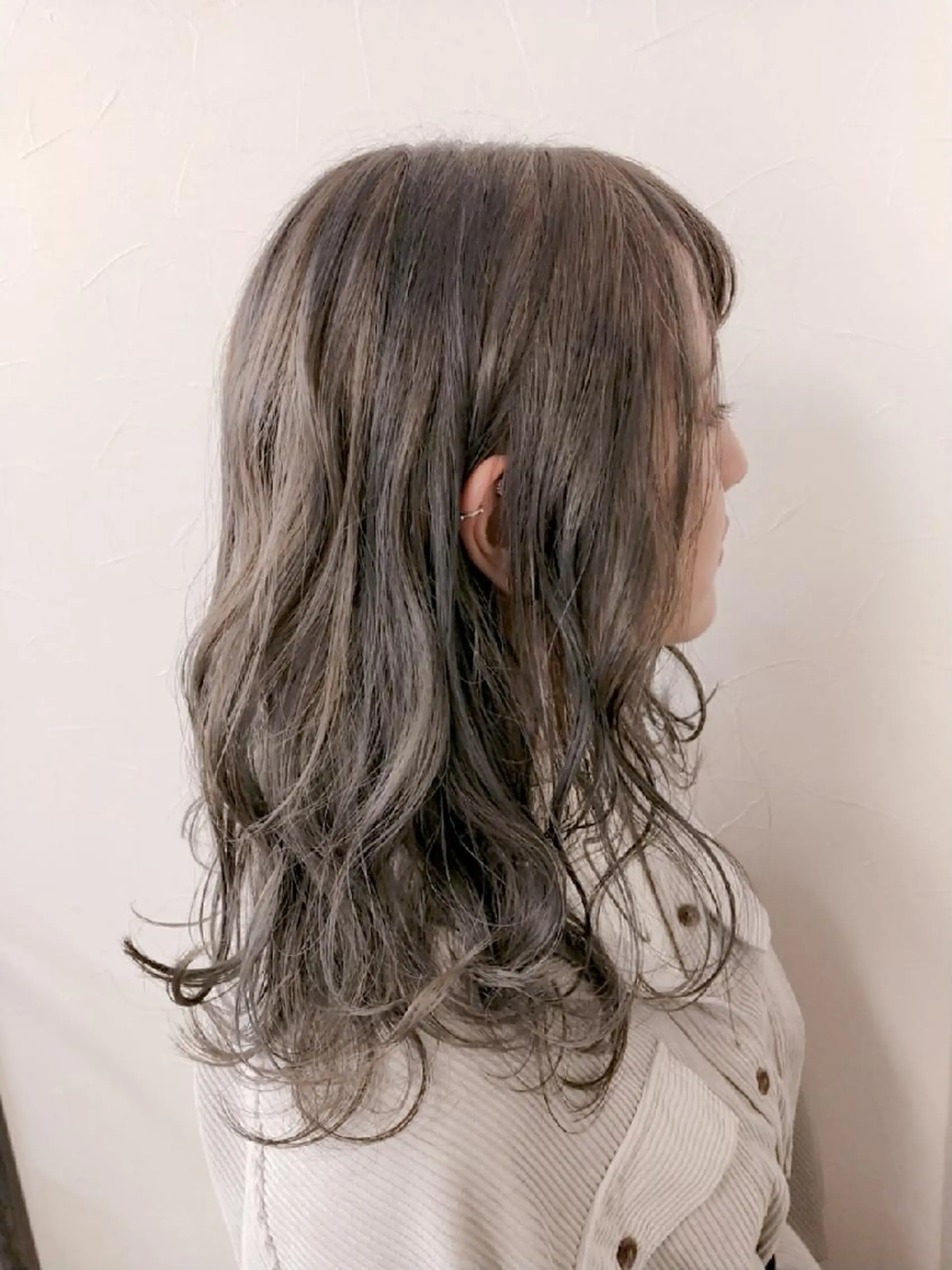 ミディアム カラー アディクシーカラー バレイヤージュ ブリーチ ケアブリーチ ダブルカラー ヘアカラー トリートメント デザインカラー髪質 改善Lilithのその他イメージ