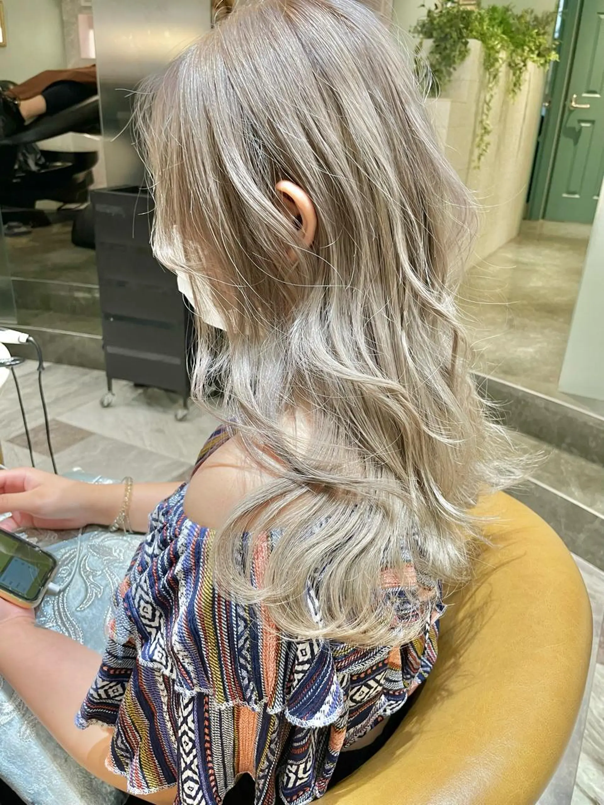 セミロング カラー バレイヤージュ ブリーチ ケアブリーチ ダブルカラー グラデーションカラー 美髪/カラー 美容院🌈渡辺隼也のヘアスタイル