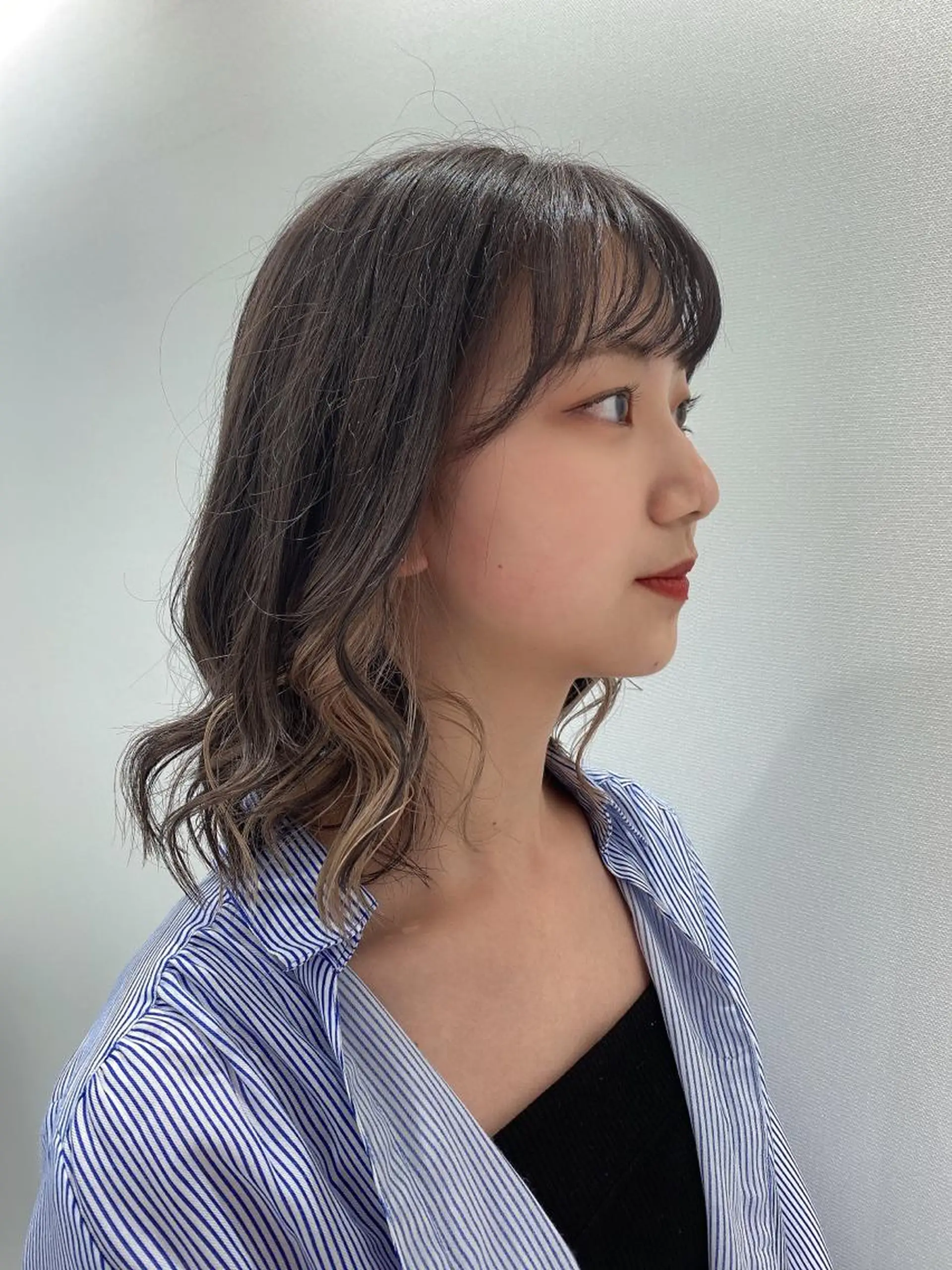 セミロング カラー カマチョ タイスのヘアスタイル