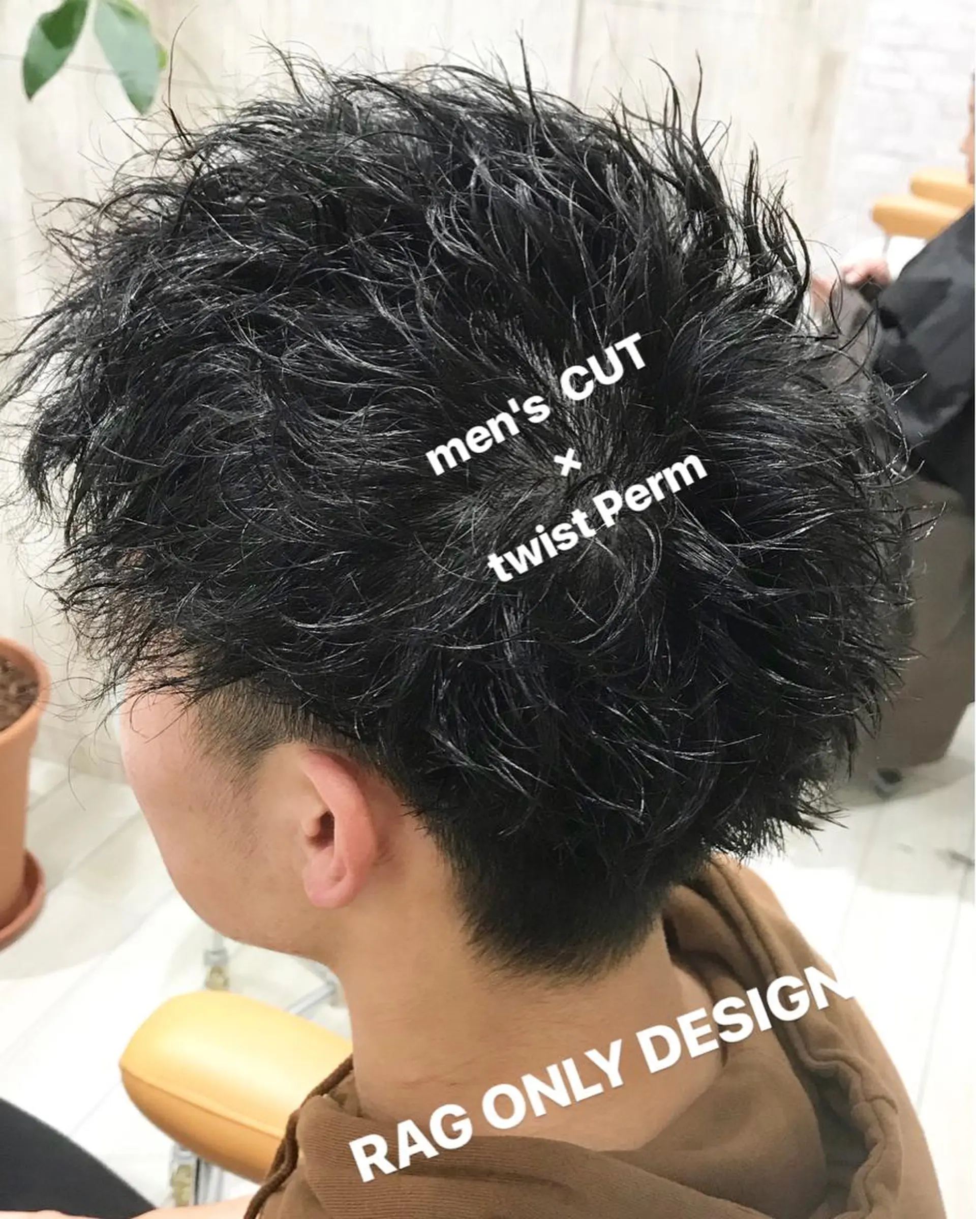 ショート パーマ メンズ メンズパーマ メンズツイストパーマ ツイストパーマ RAG副店長伊藤 真規のヘアスタイル