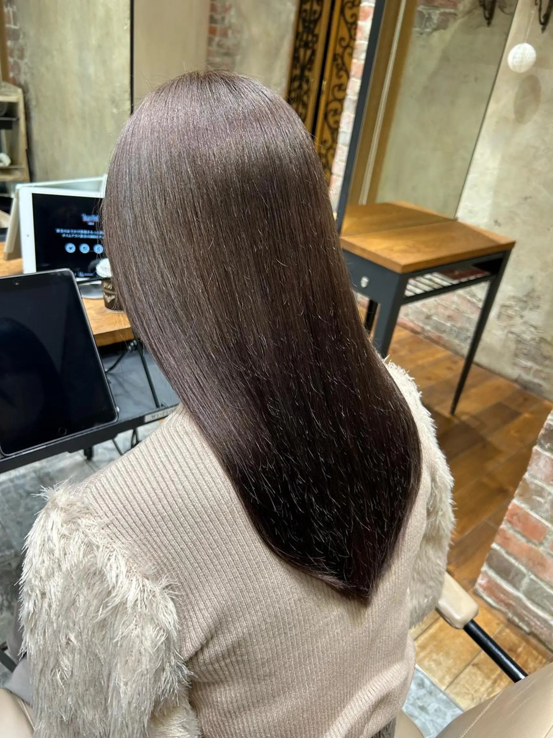 ロング カラー パーマ ブリーチ ケアブリーチ ダブルカラー イヤリングカラー ハイライトカラー カット ヘアカラー 縮毛矯正 トリートメント 新宿✨顔周りカット 韓国ヘア/坂本亜裟海のヘアスタイル