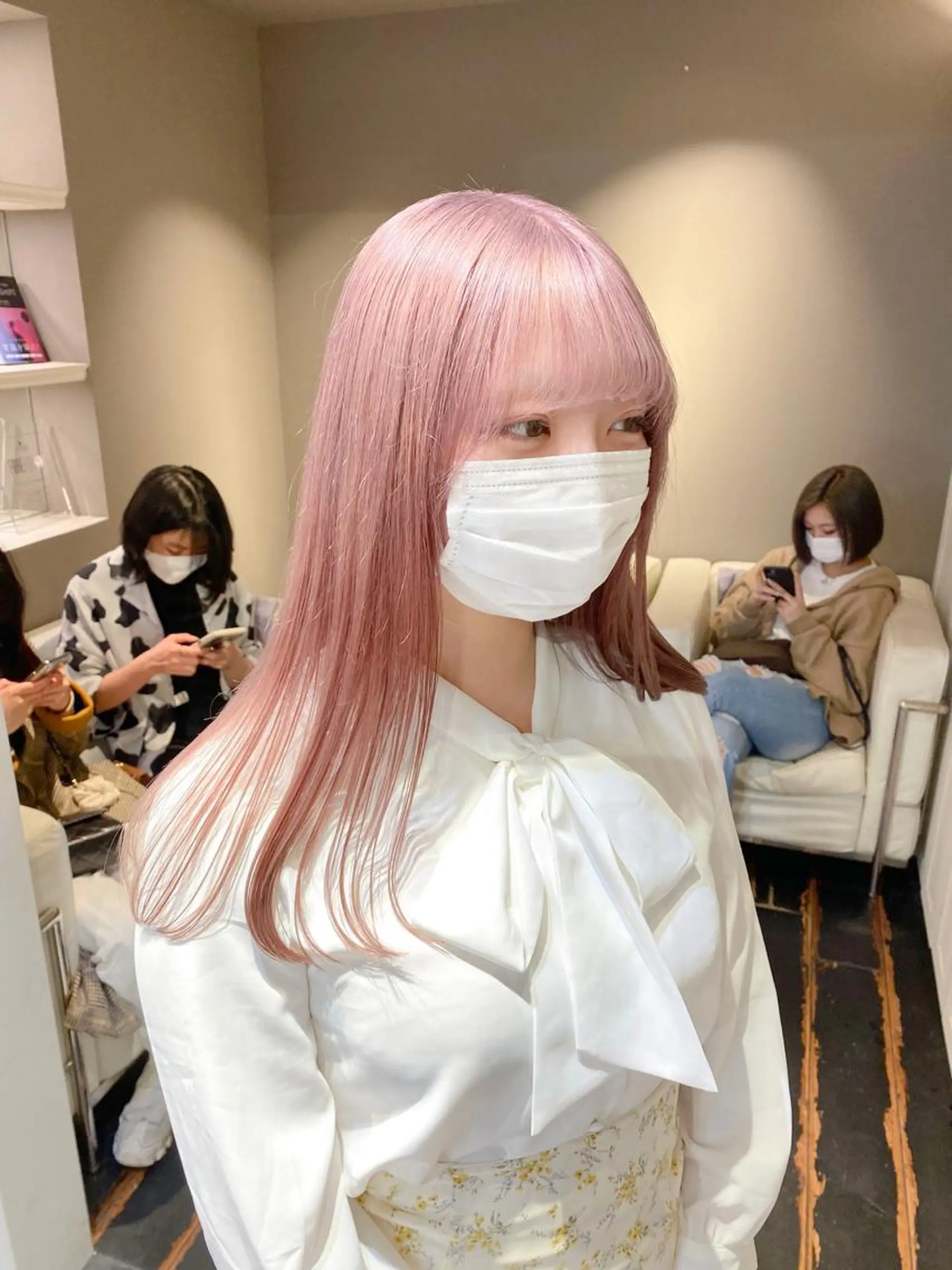 ロング カラー laff 新宿所属・切りっぱなしボブ レイヤー/縮毛矯正のヘアスタイル