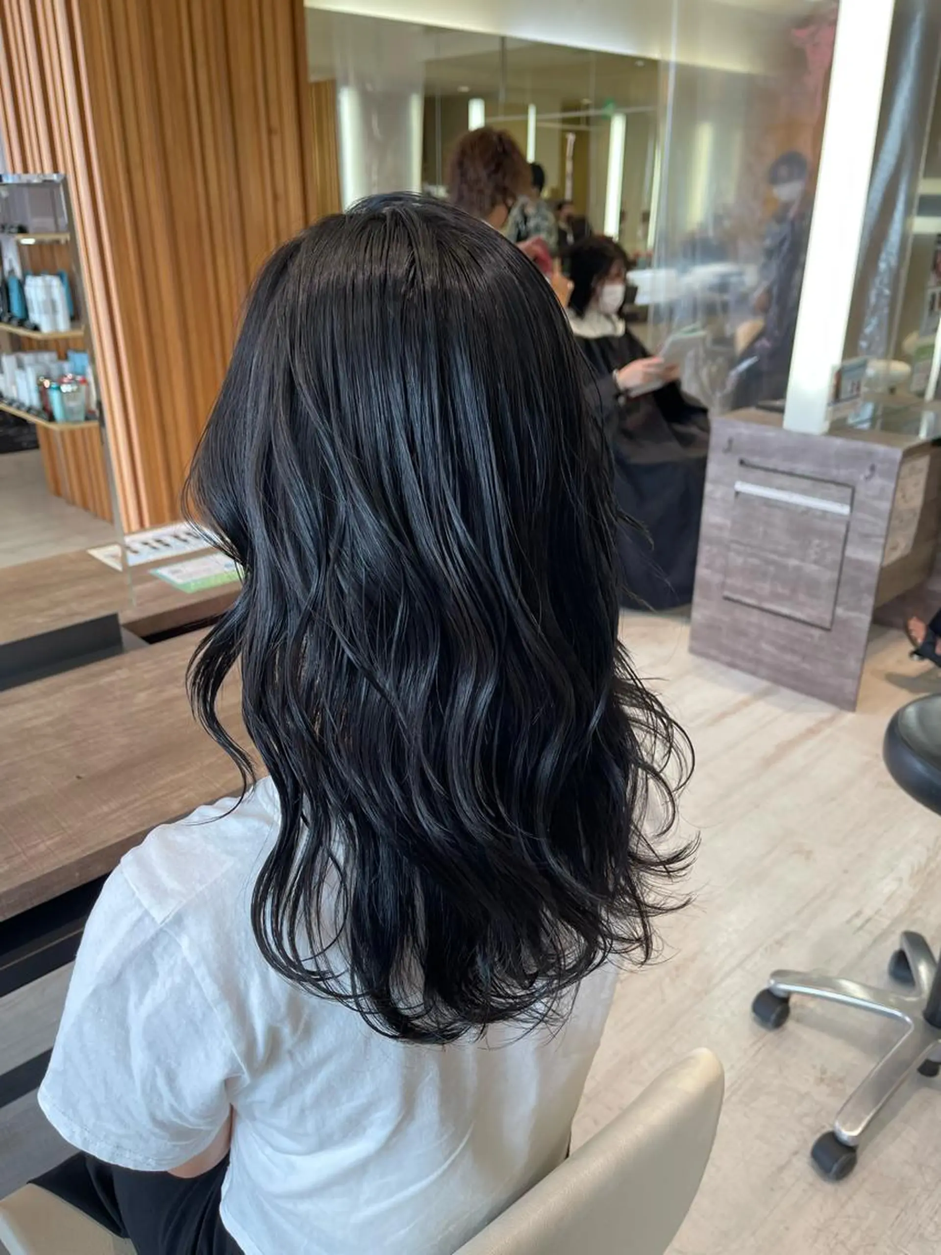 ミディアム カラー カット パーマ デザインカラー、艶髪 大塚　耕平のヘアスタイル