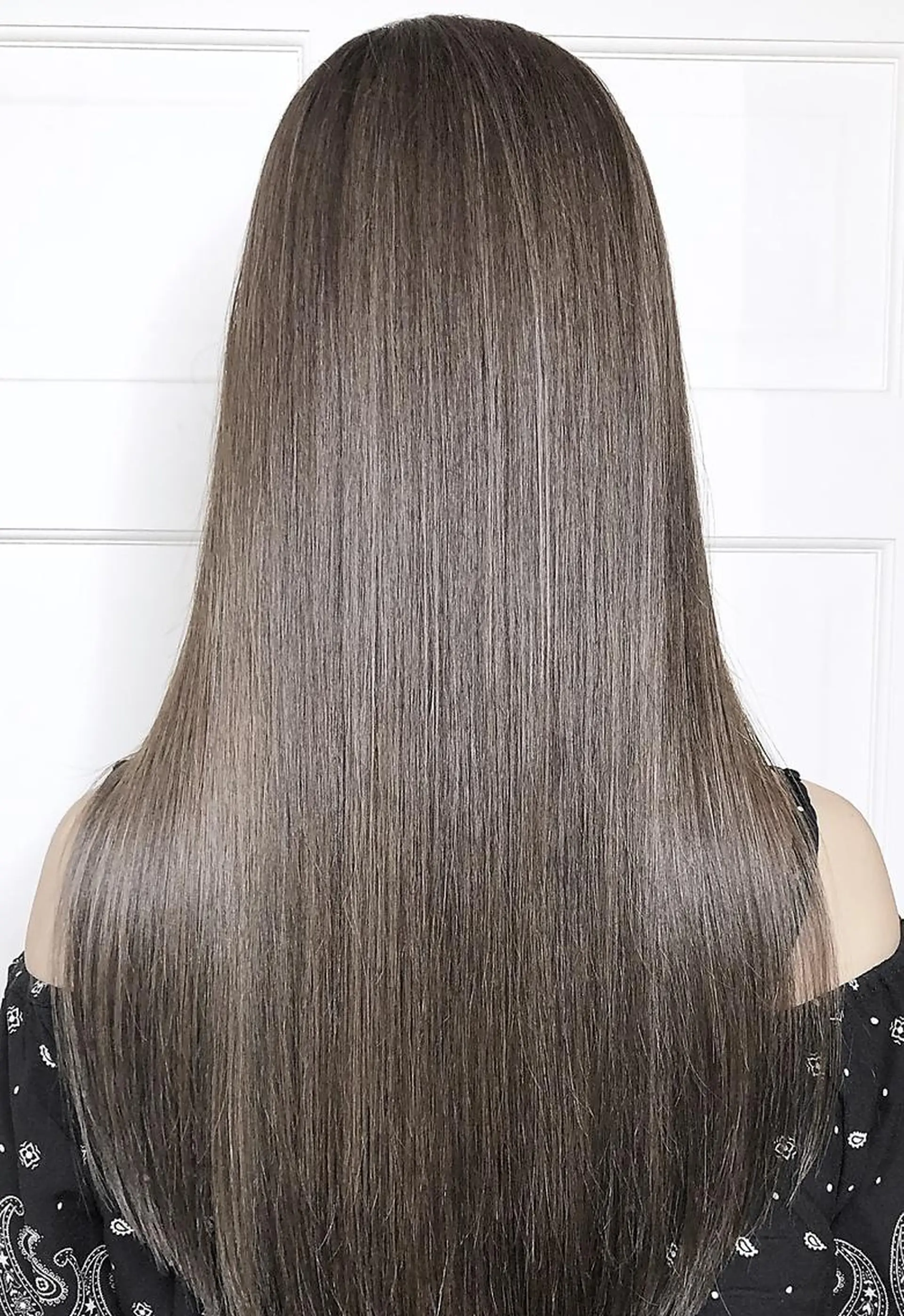 ロング パーマ アッシュ アッシュグレー ボブ 外国人風カラー ハロウィン 前髪顔周りカット 沼田　拓斗のヘアスタイル