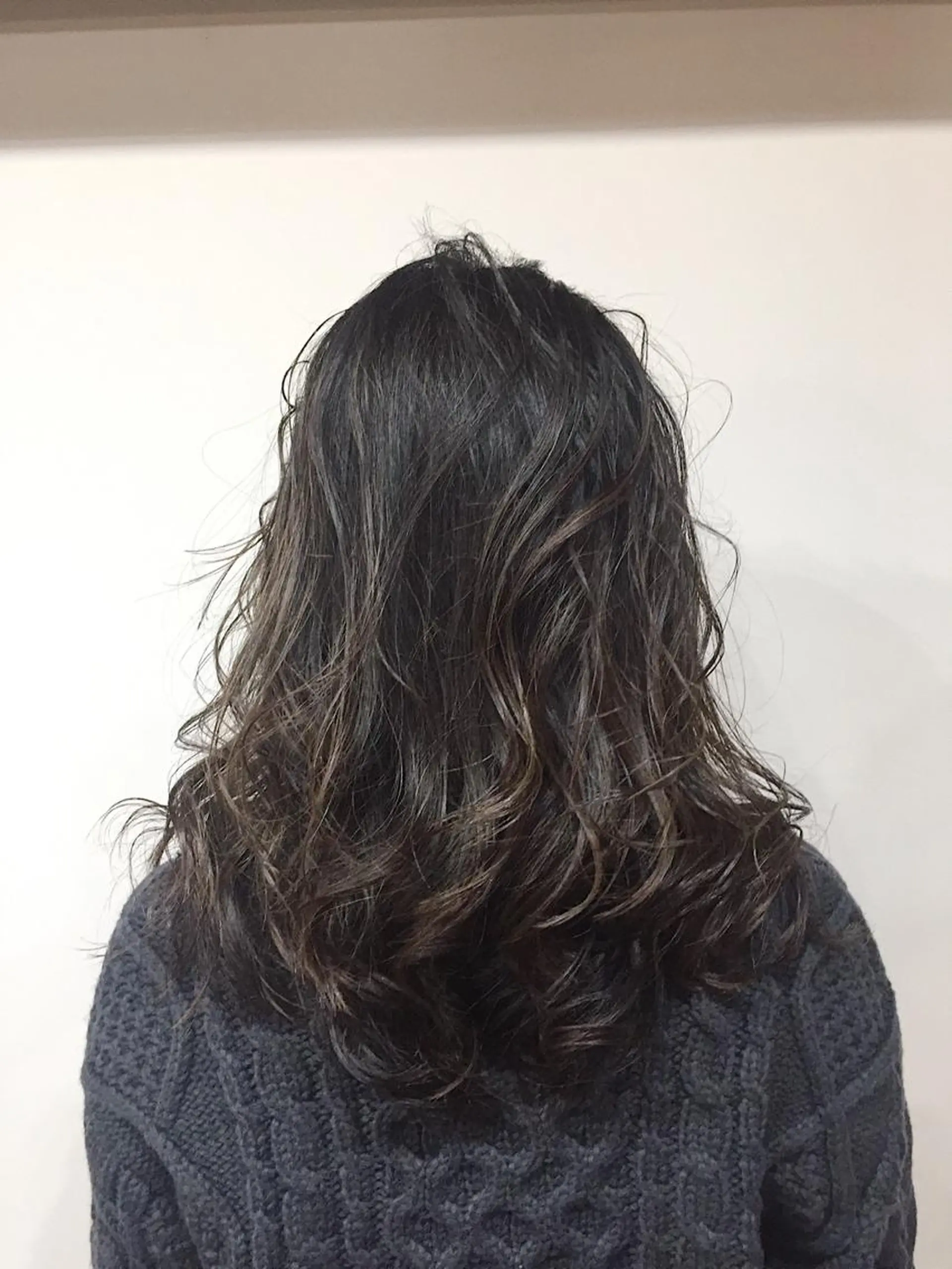 ロング カラー グレージュ ハイライトカラー ハイライト カラー特化サロン大阪 ルービック江坂/新城のヘアスタイル