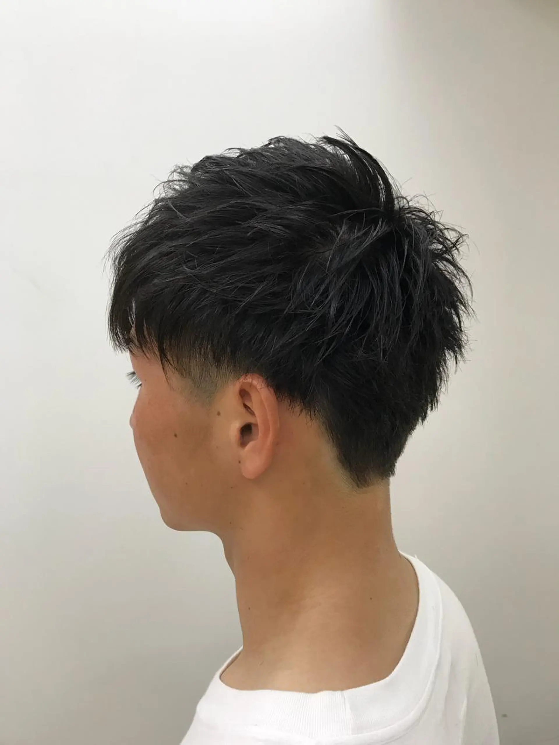 メンズ ブリーチカラー/ 岩破瑞希のヘアスタイル