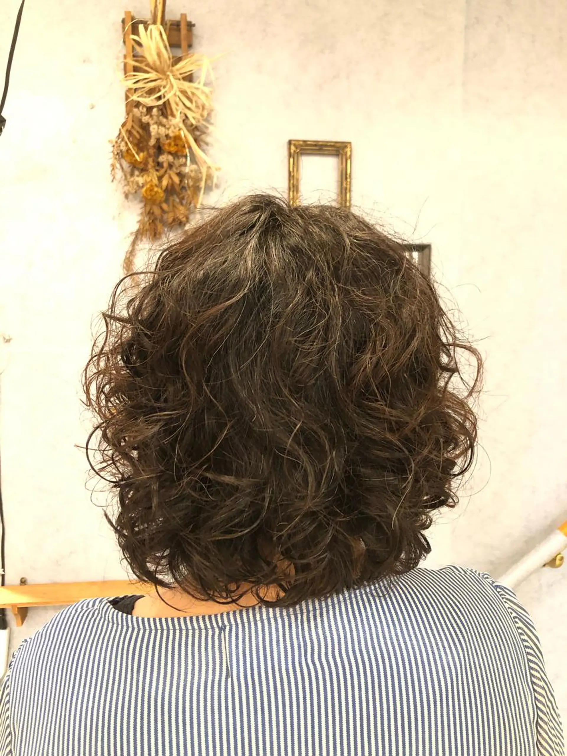 ショート パーマ 本多 美羽のヘアスタイル