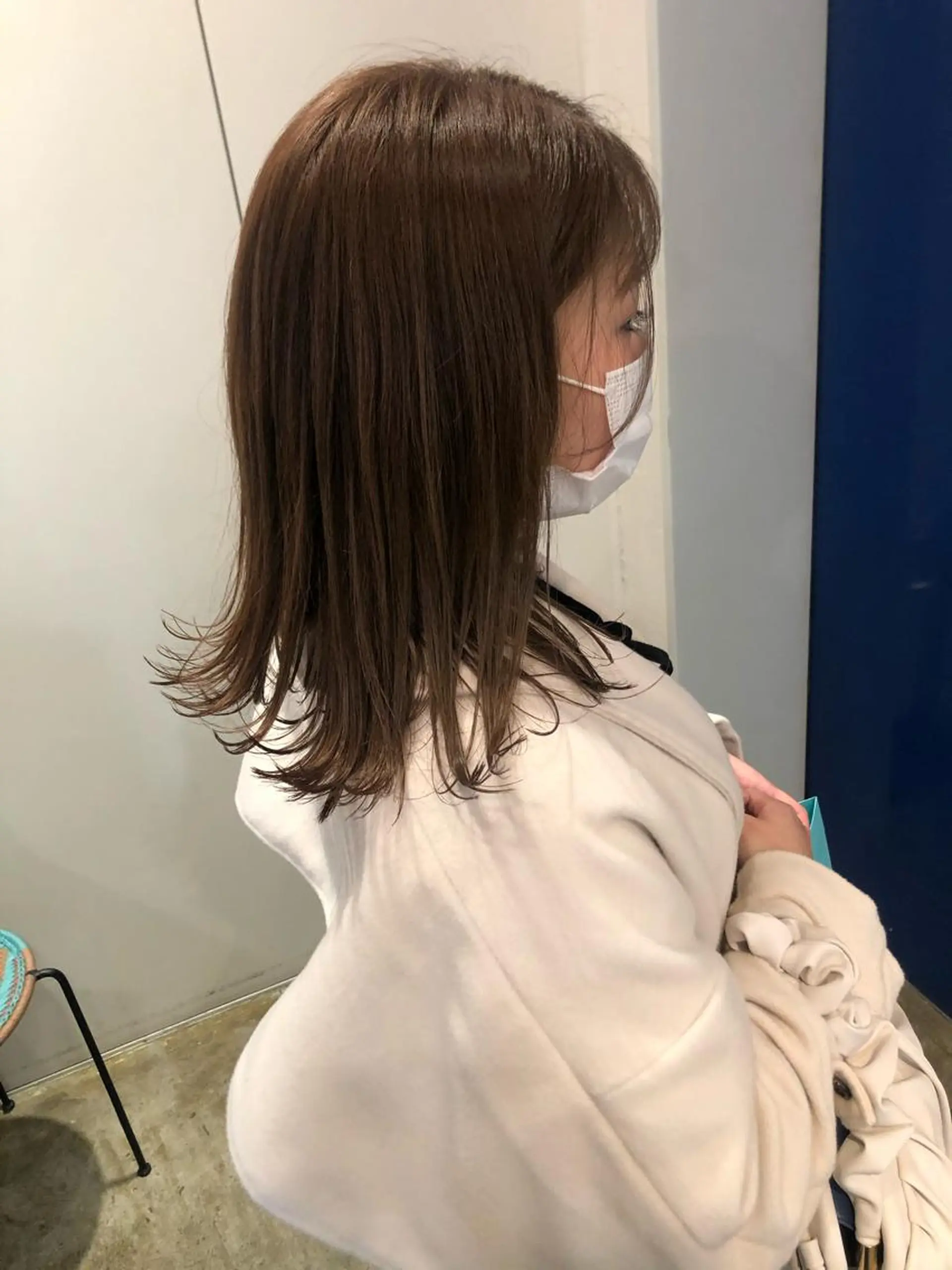 ミディアム カラー カット ヘアカラー トリートメント MIOベージュカラー 柔らかいカラーのヘアスタイル