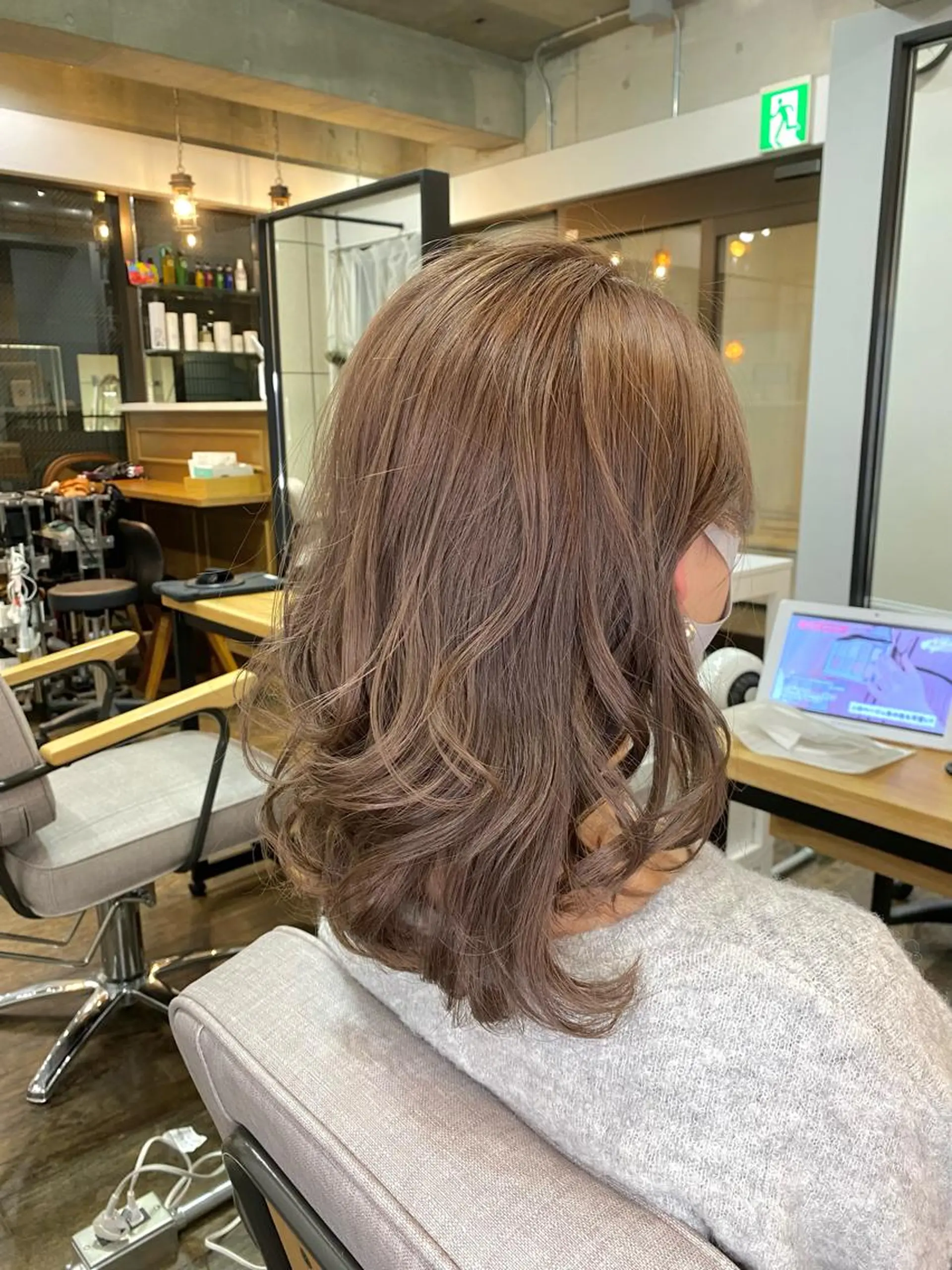 ミディアム カラー ブリーチ ケアブリーチ グレージュ ミルクティーグレージュ 髪質改善 統括マネージャー/ 髪のドクター/前原悟のヘアスタイル