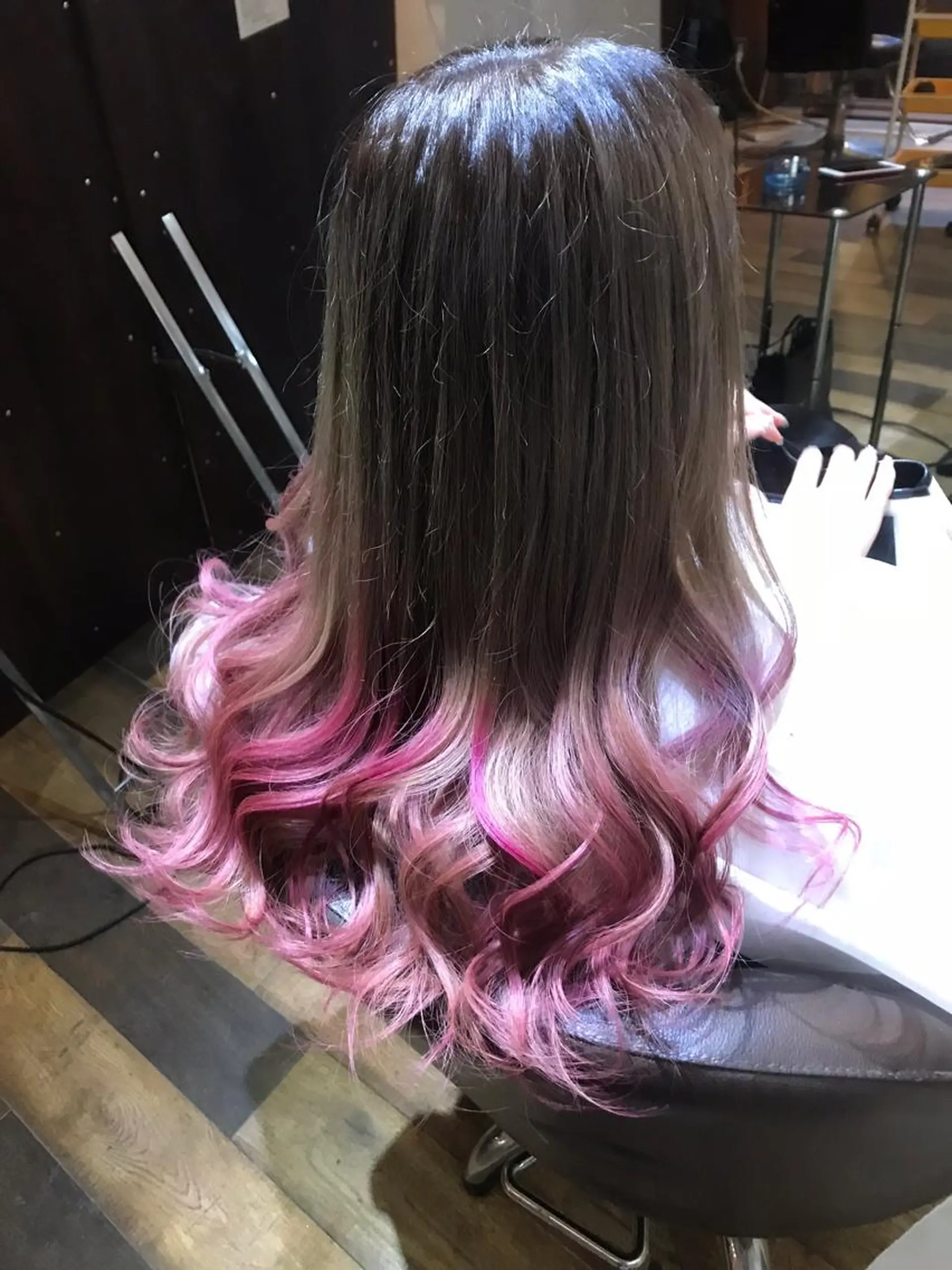 セミロング カラー バレイヤージュ グラデーションカラー ピンクカラー レイヤーカット Fave【フェイブ】 /🌈推し活のその他イメージ