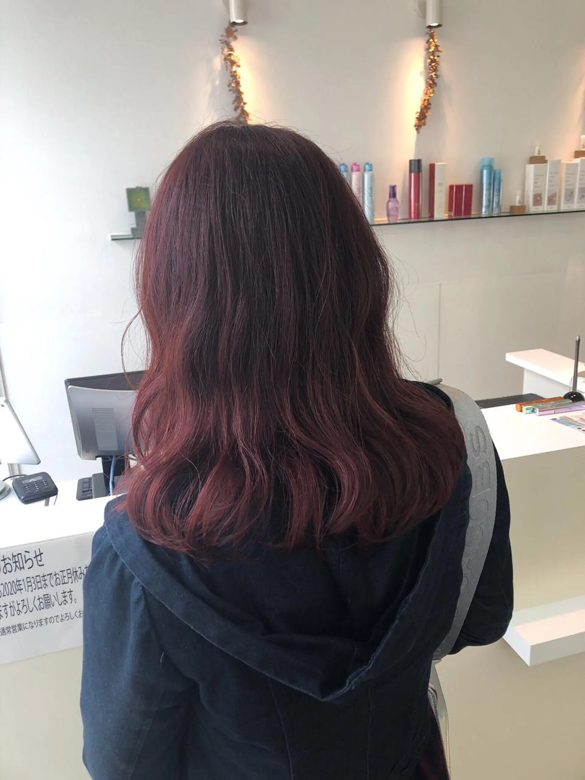 ロング カラー ブリーチ カシス インナーカラー ブリーチなしカラー 本山　くせ毛のカット 尾島光季のヘアスタイル