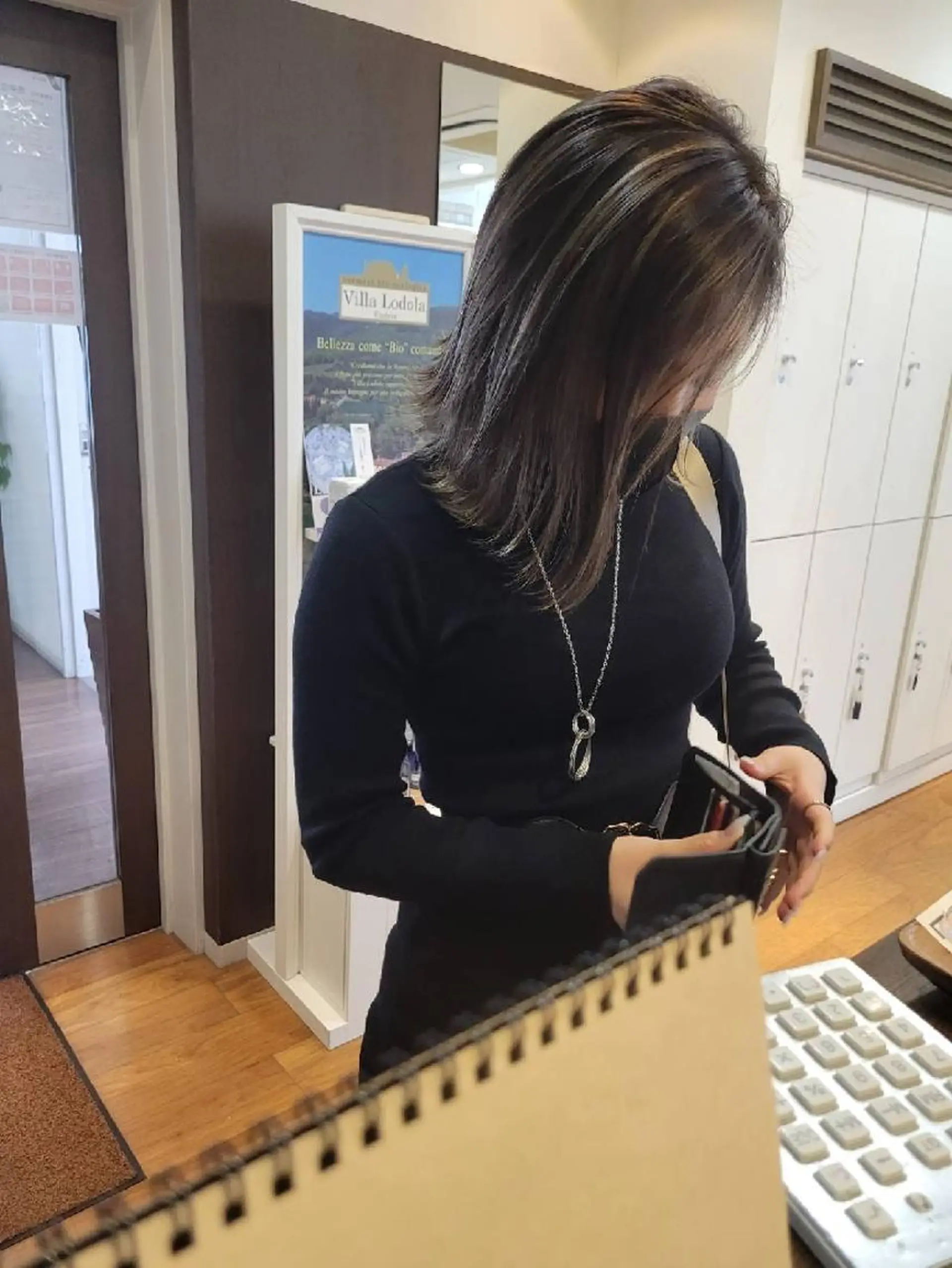 ミディアム カラー 羽エクステ🩷 🤍まき🤍のヘアスタイル