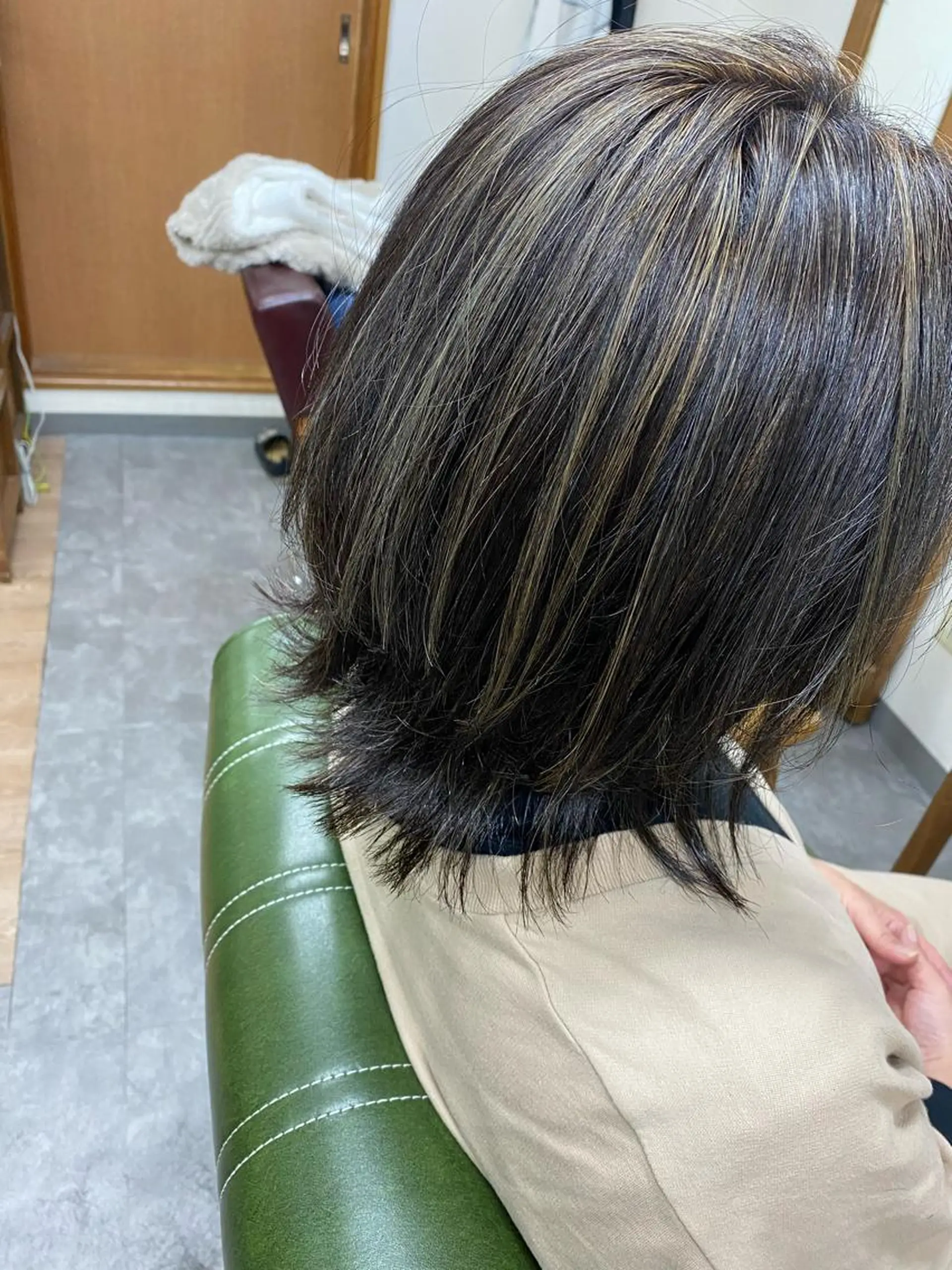 ミディアム ハイライト レイヤーカット カット ヘアカラー トリートメント 永沼 真依のヘアスタイル