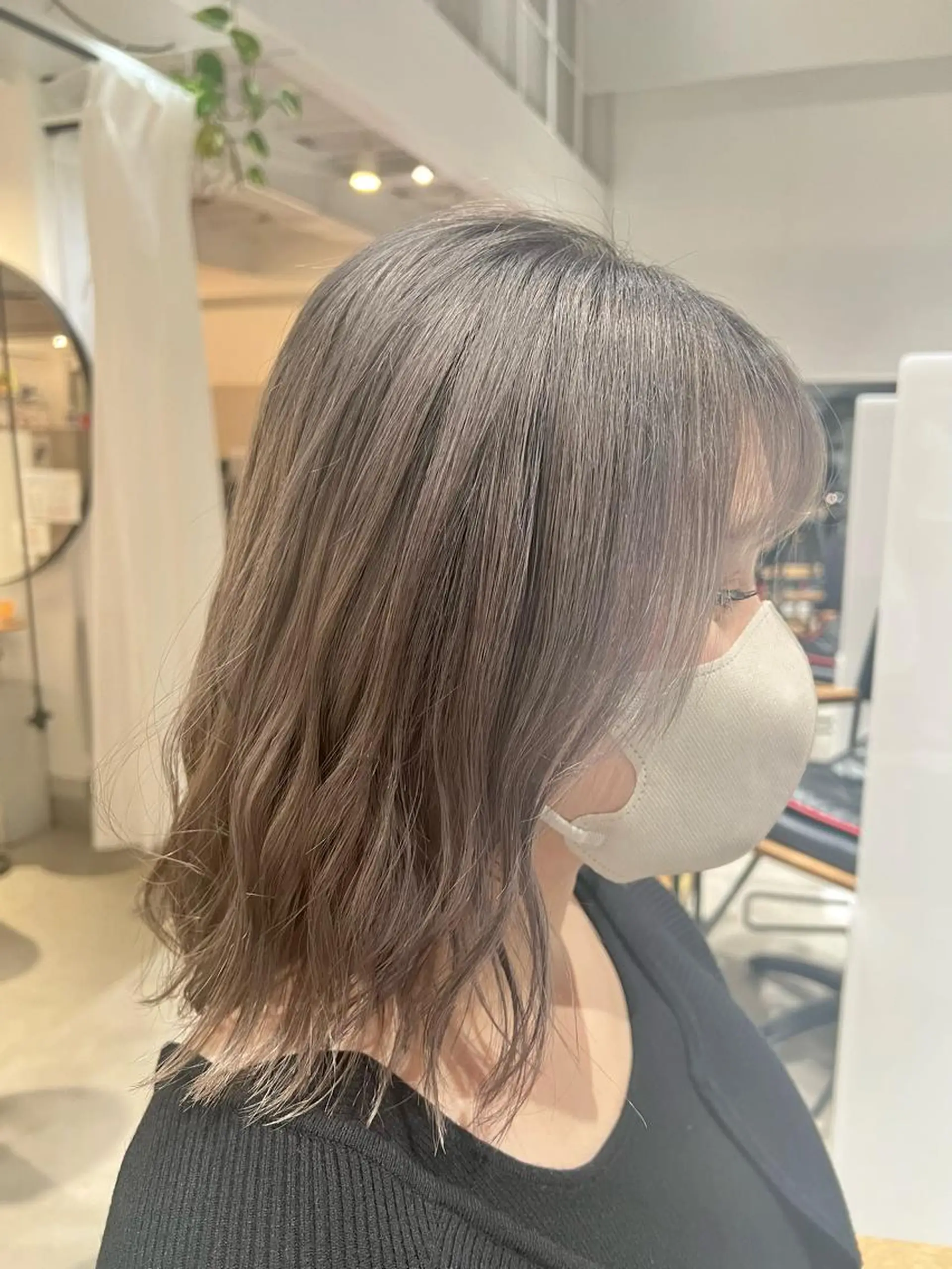 ミディアム カット ヘアカラー APREKO SAYAKAのヘアスタイル