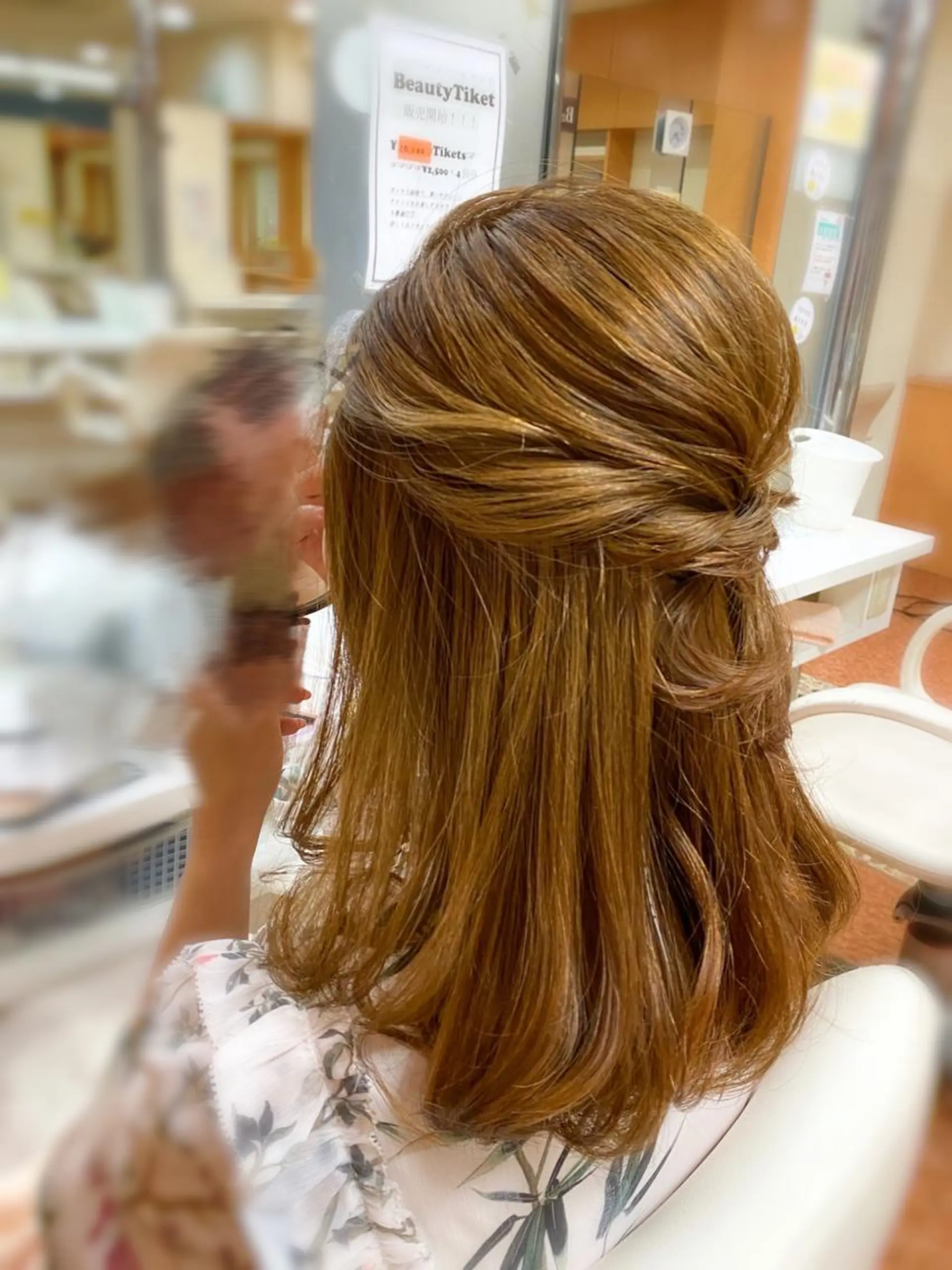 セミロング ヘアアレンジ ハーフアップ ヘアセット 竹野 実優のヘアスタイル