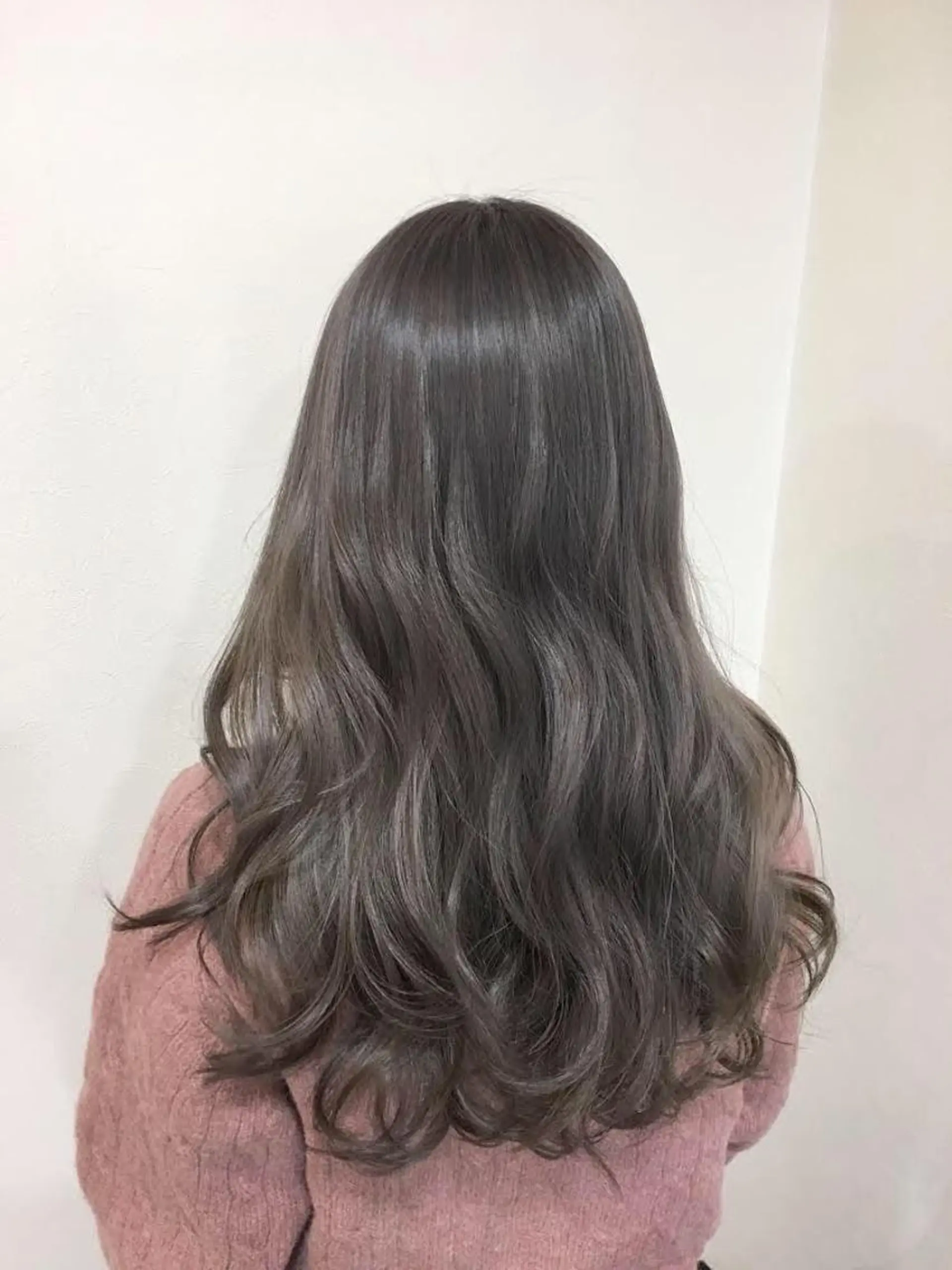 カラー 工藤 綾華のヘアスタイル