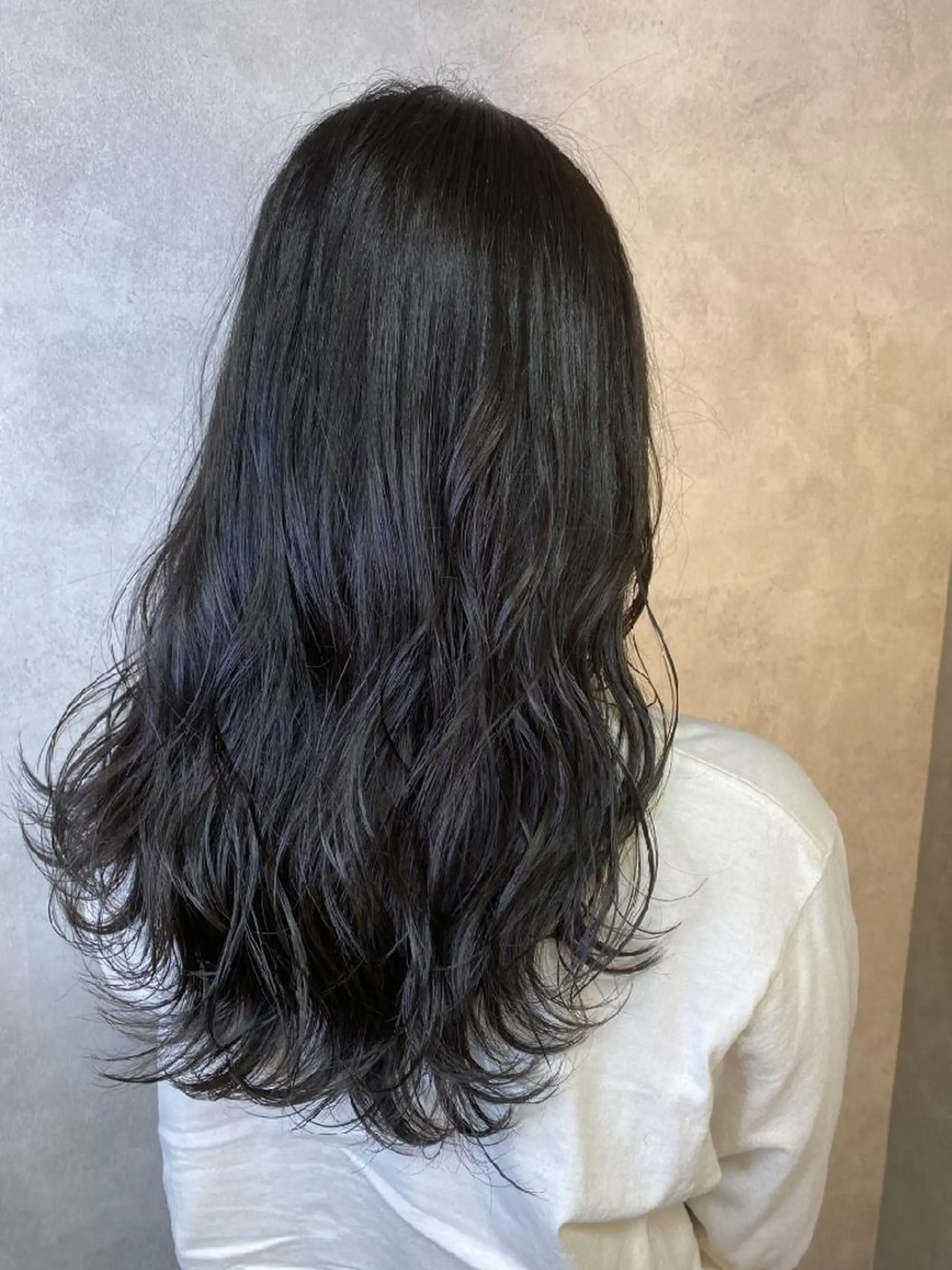 セミロング カラー バレイヤージュ 黒髪 ブルーカラー ブルーブラック ダブルカラー カット ヘアカラー トリートメント RIENS♡xrea 山本優舞のヘアスタイル