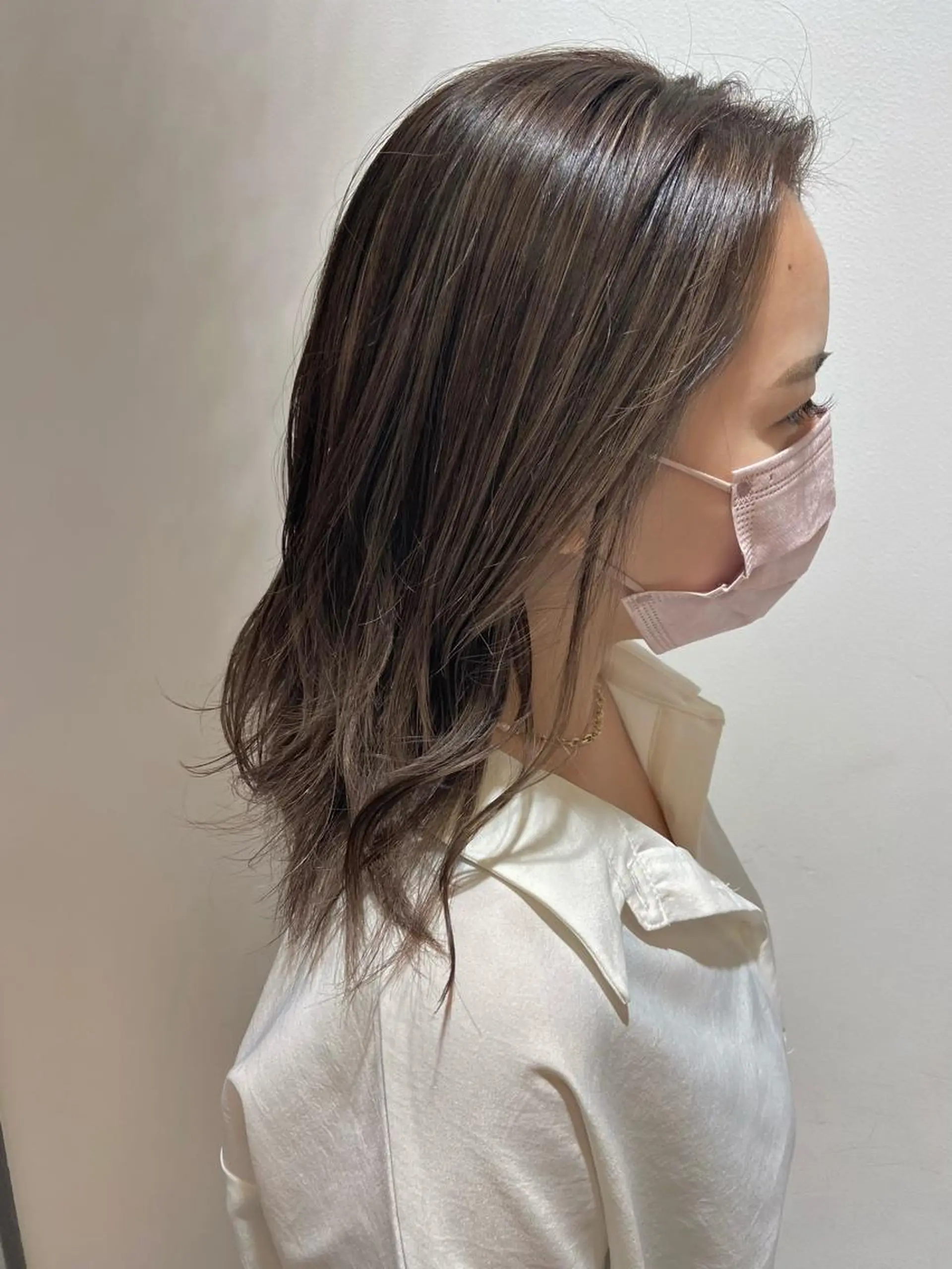ミディアム カラー ヘアカラー 🐺ウルフ/レイヤー 似合わせ‎🤍沙羅のヘアスタイル