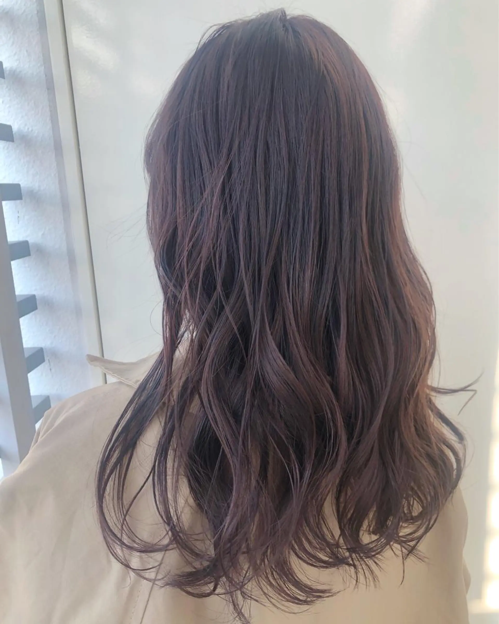 セミロング カラー 韓国ヘア顔周りカット 艶髪ベージュtamaのヘアスタイル