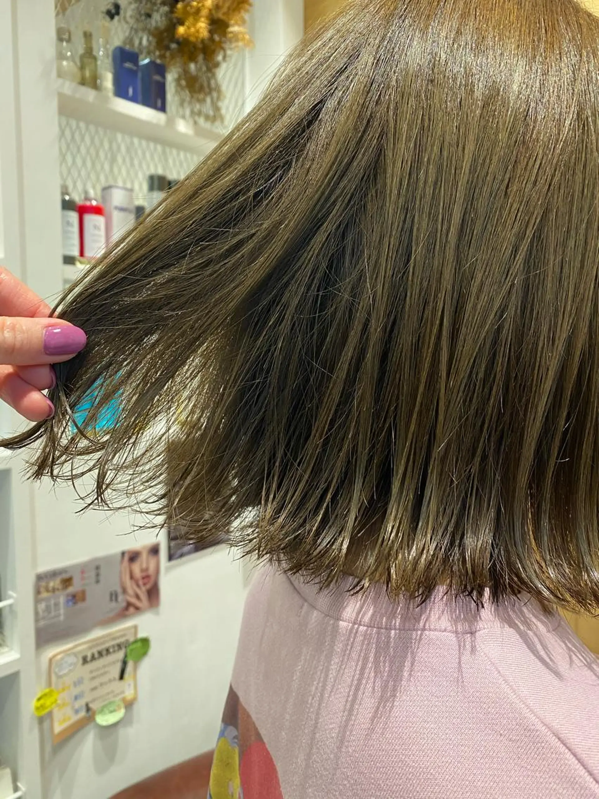 カラー ベージュカラー ブリーチ ブリーチなしカラー 井上 舞のヘアスタイル