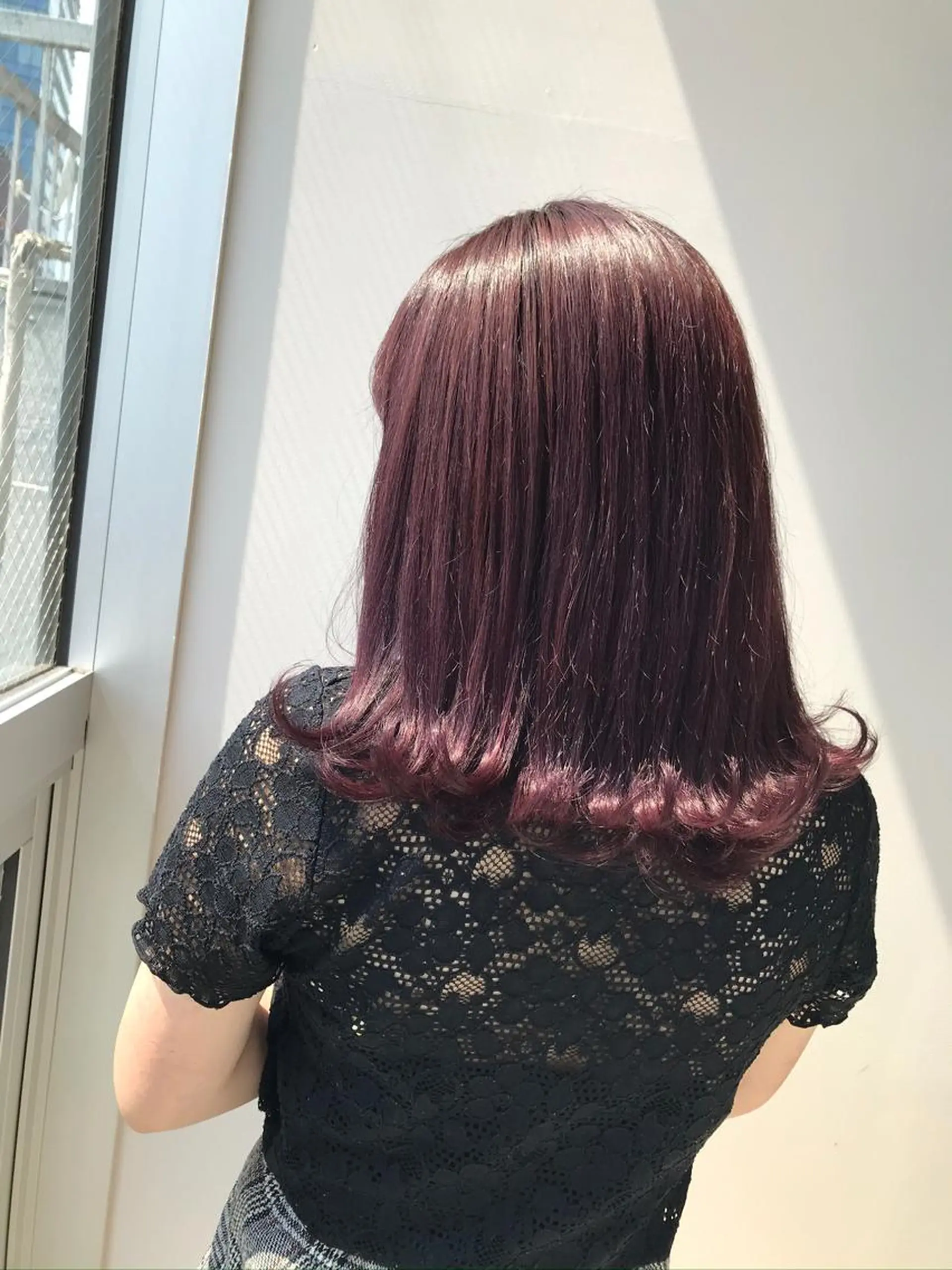 ミディアム カラー カット・ブリーチ TAIGAのヘアスタイル