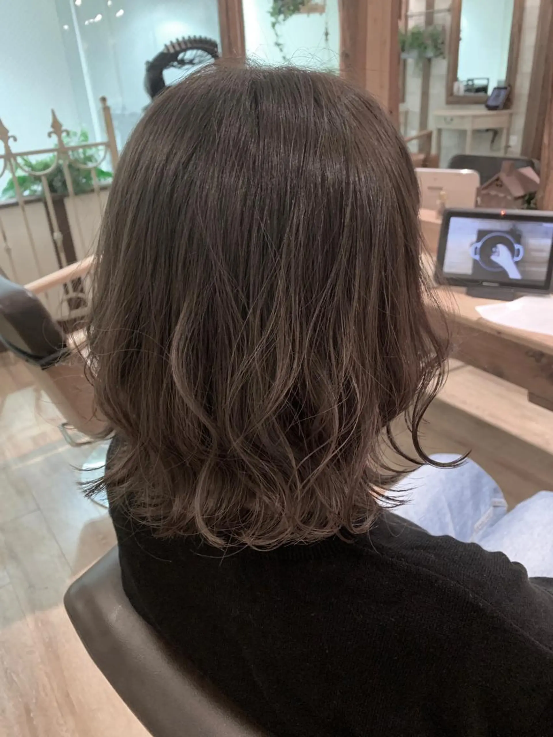 ショート カラー アディクシーカラー アッシュ 透明感カラー ハイライトカラー ハイライト カット ヘアカラー SALOWIN(サロウィン)広島並木通り所属・田村和範/似合わせ カラー/縮毛矯正のヘアスタイル