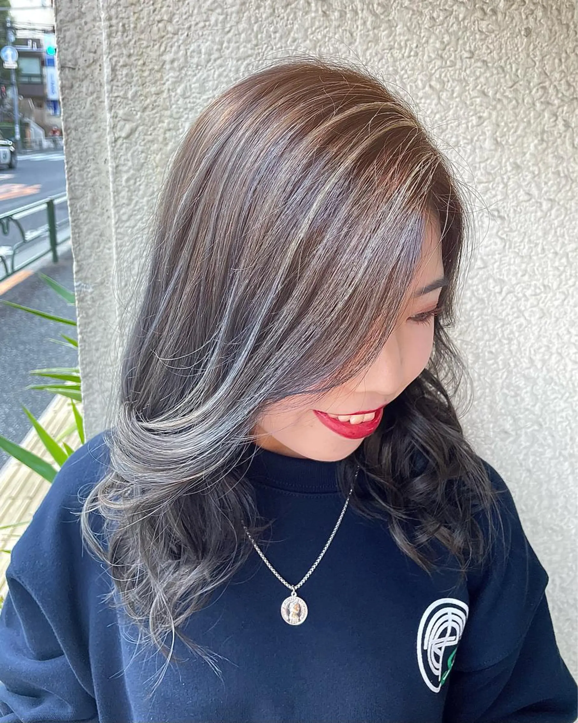 ロング カラー アッシュ アッシュグレー ハイライトカラー ハイライト 似合わせカット カット ヘアカラー トリートメント 【ピンク/韓国ヘア/ ヘアセット】亜海のヘアスタイル