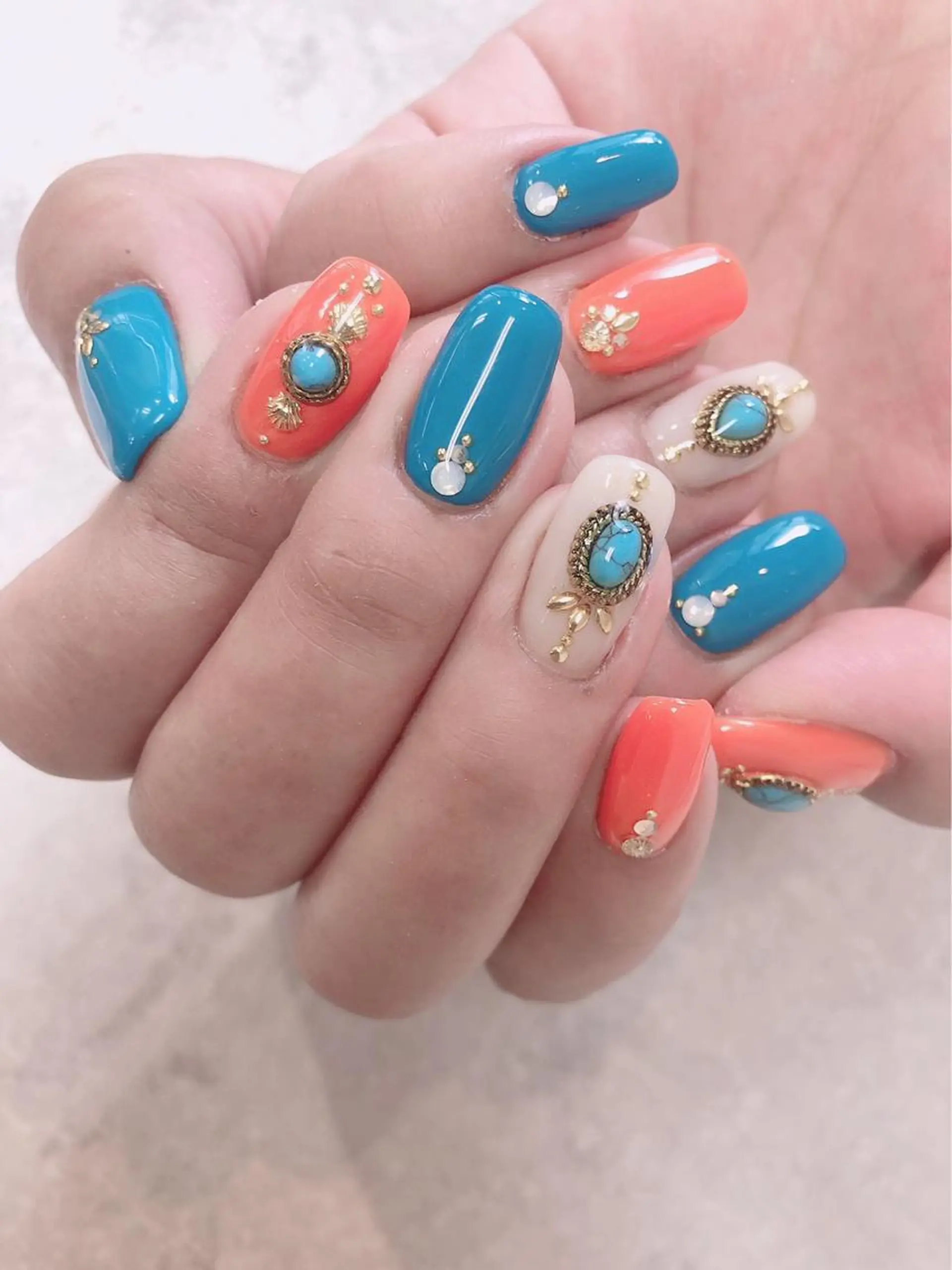 ネイル ブルー ワンカラーネイル オレンジ ハンドネイル ハンドケア FASTNAIL PLUS 新宿店のネイルデザイン