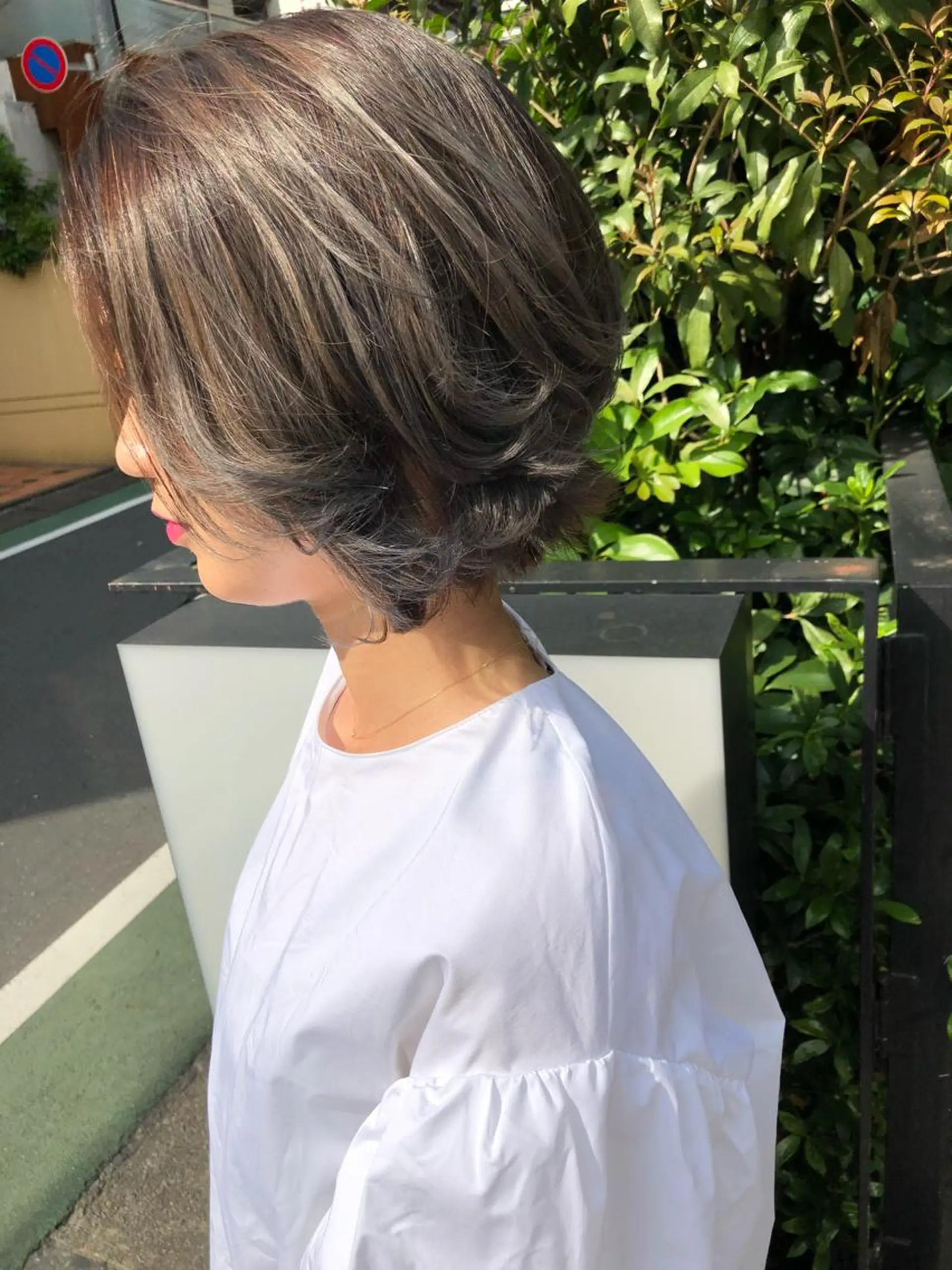 ショート カラー ブルーカラー ハイライトカラー シルバー ハイライト THE DAY所属・AKI HASHIMOTOのヘアスタイル