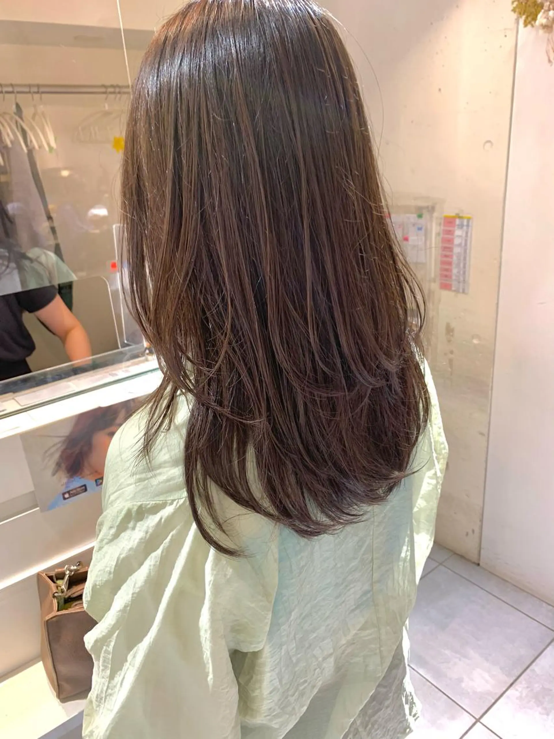 セミロング 田中 未澪のヘアスタイル