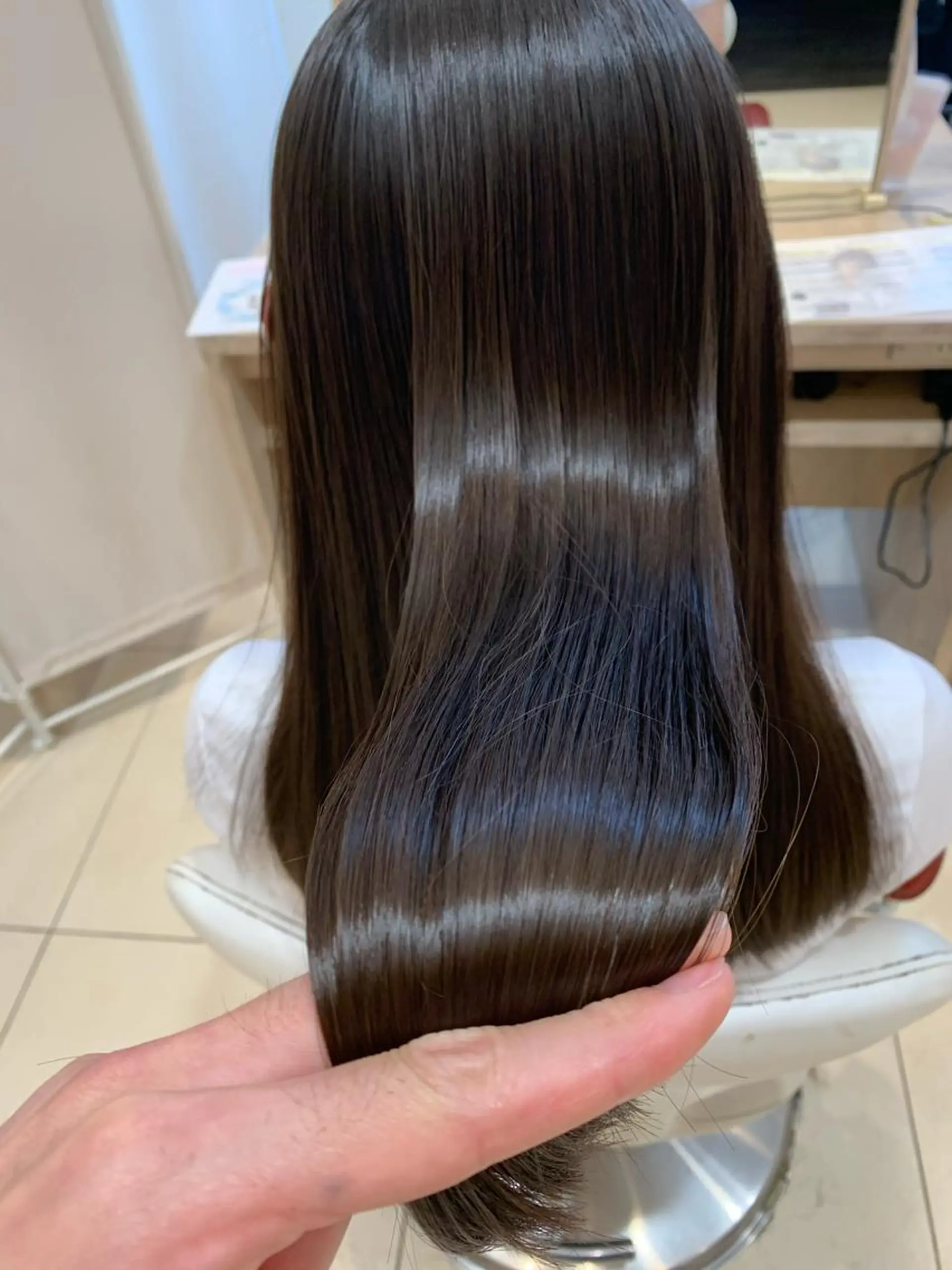 セミロング カット ヘアカラー 縮毛矯正 トリートメント graxi'    グラシー所属・ブリーチ/ハイトーン SERINAのヘアスタイル