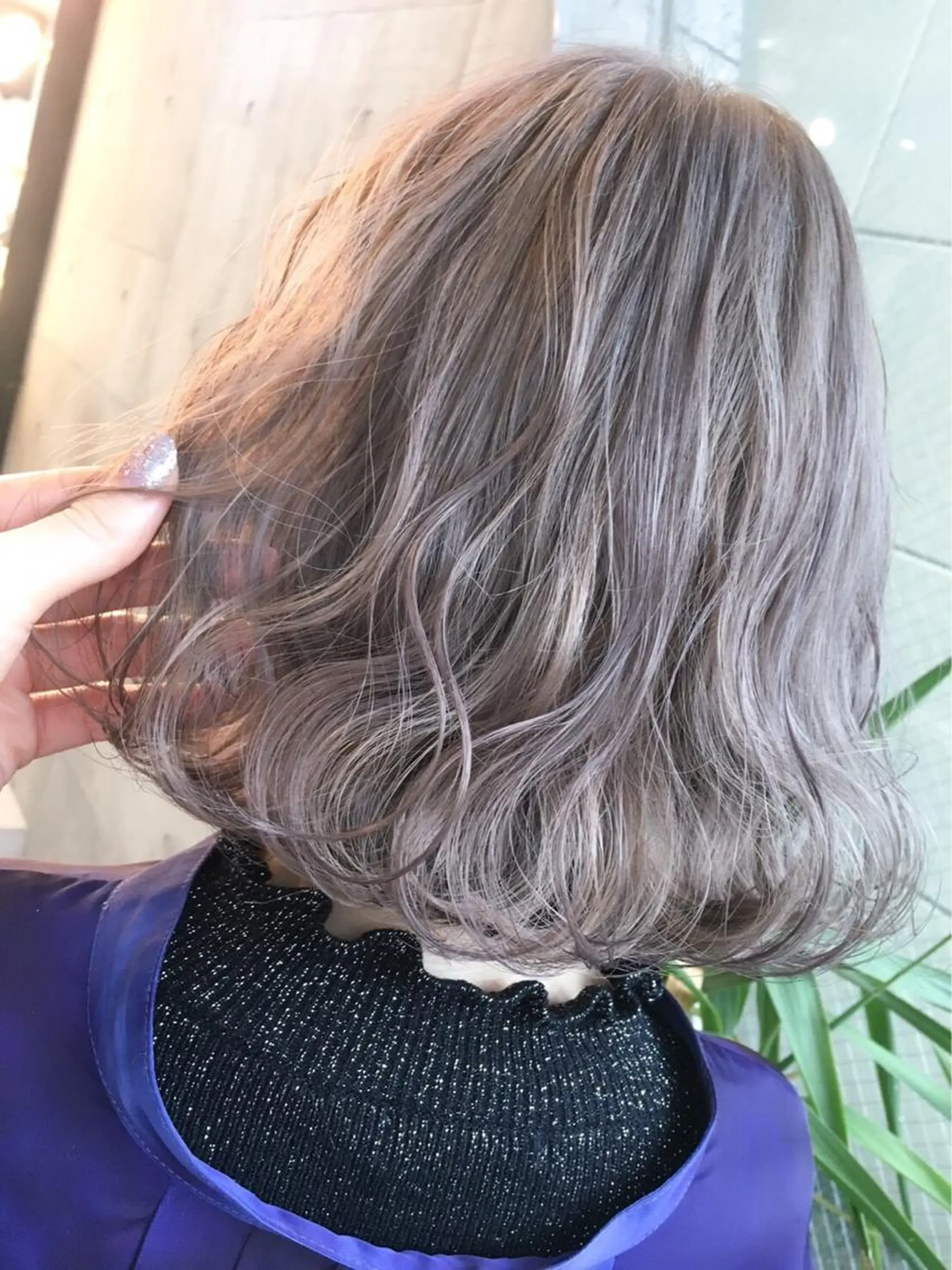 ミディアム カラー ヘアアレンジ FRAME+spa&hair roomなんば駅前店所属・🌸MAYU🌸 ハイトーン➕レイヤーのヘアスタイル