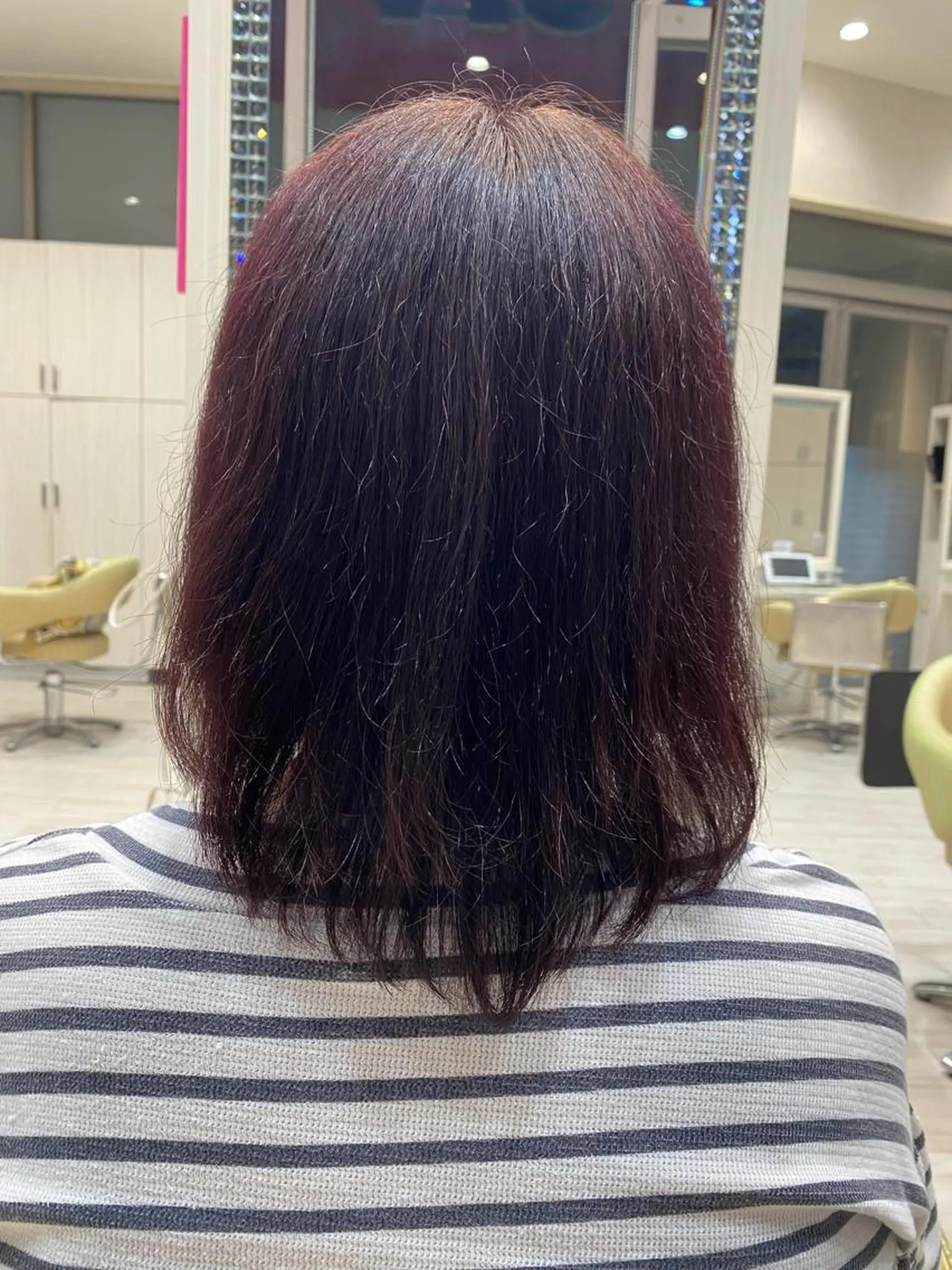 ミディアム 松尾 怜奈のヘアスタイル